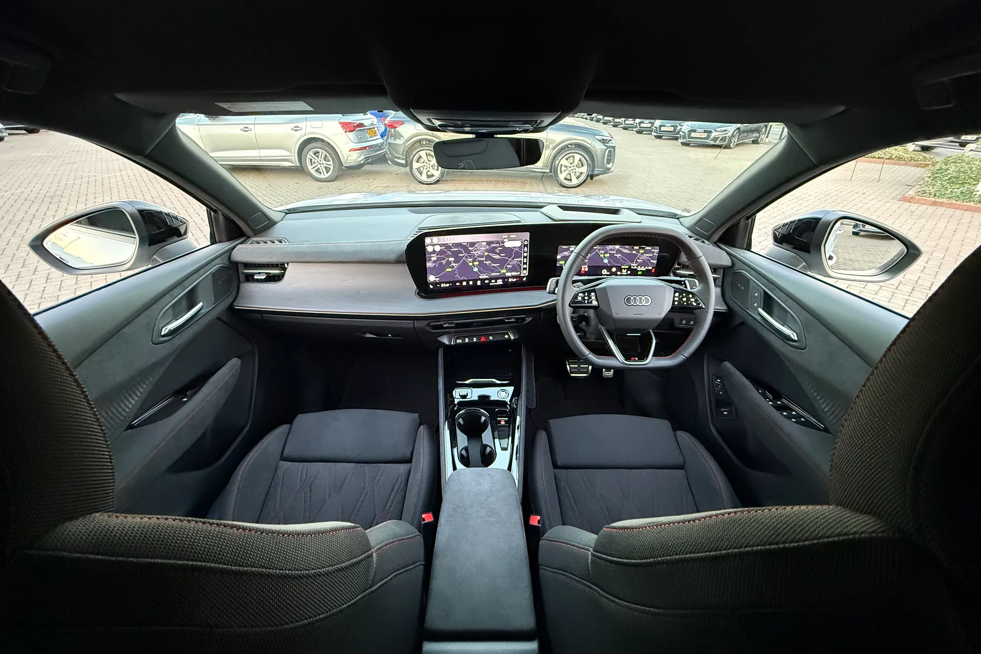 Audi Q3 thumbnail image number 3