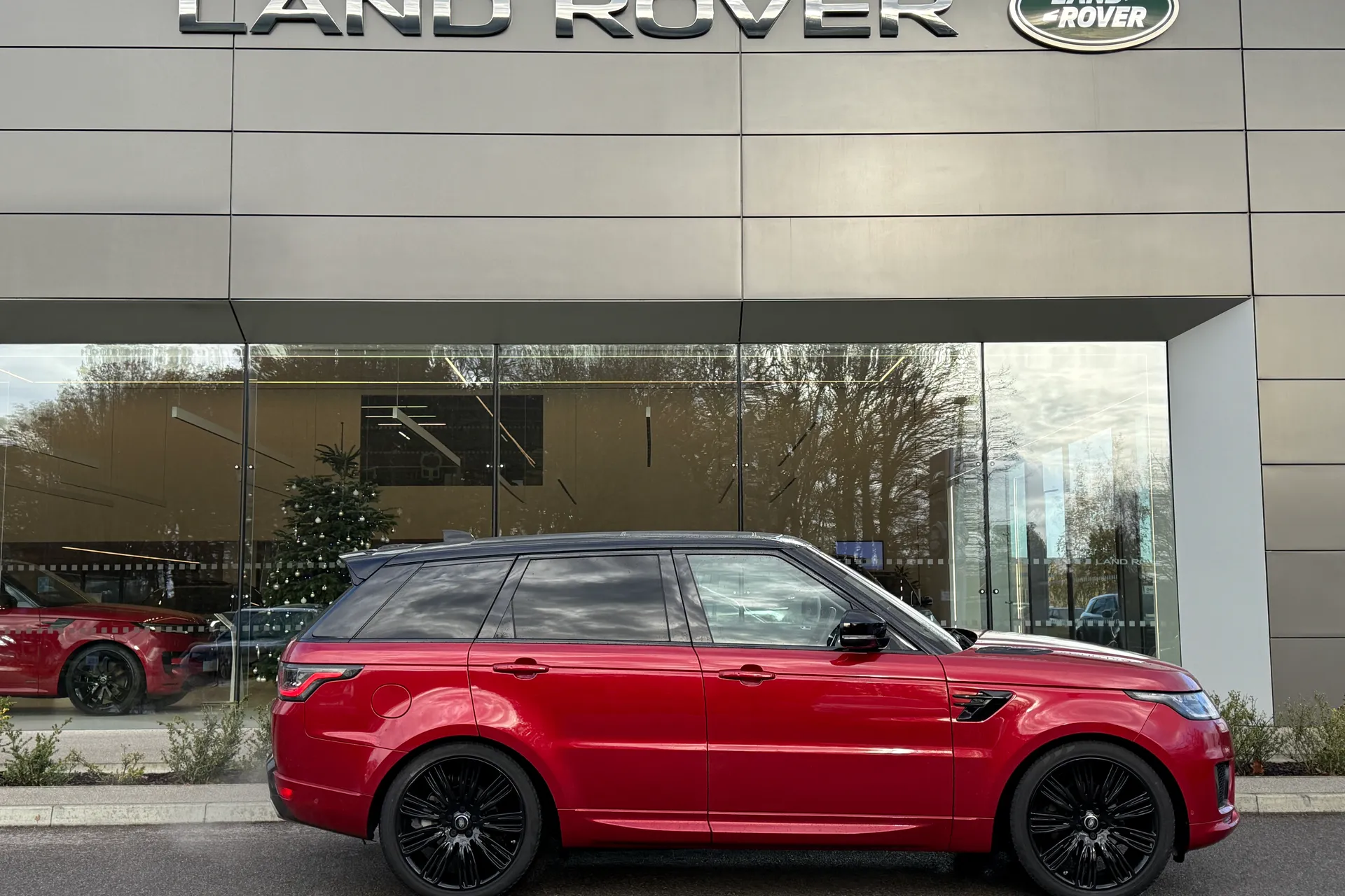 LAND ROVER RANGE ROVER SPORT thumbnail image number 2