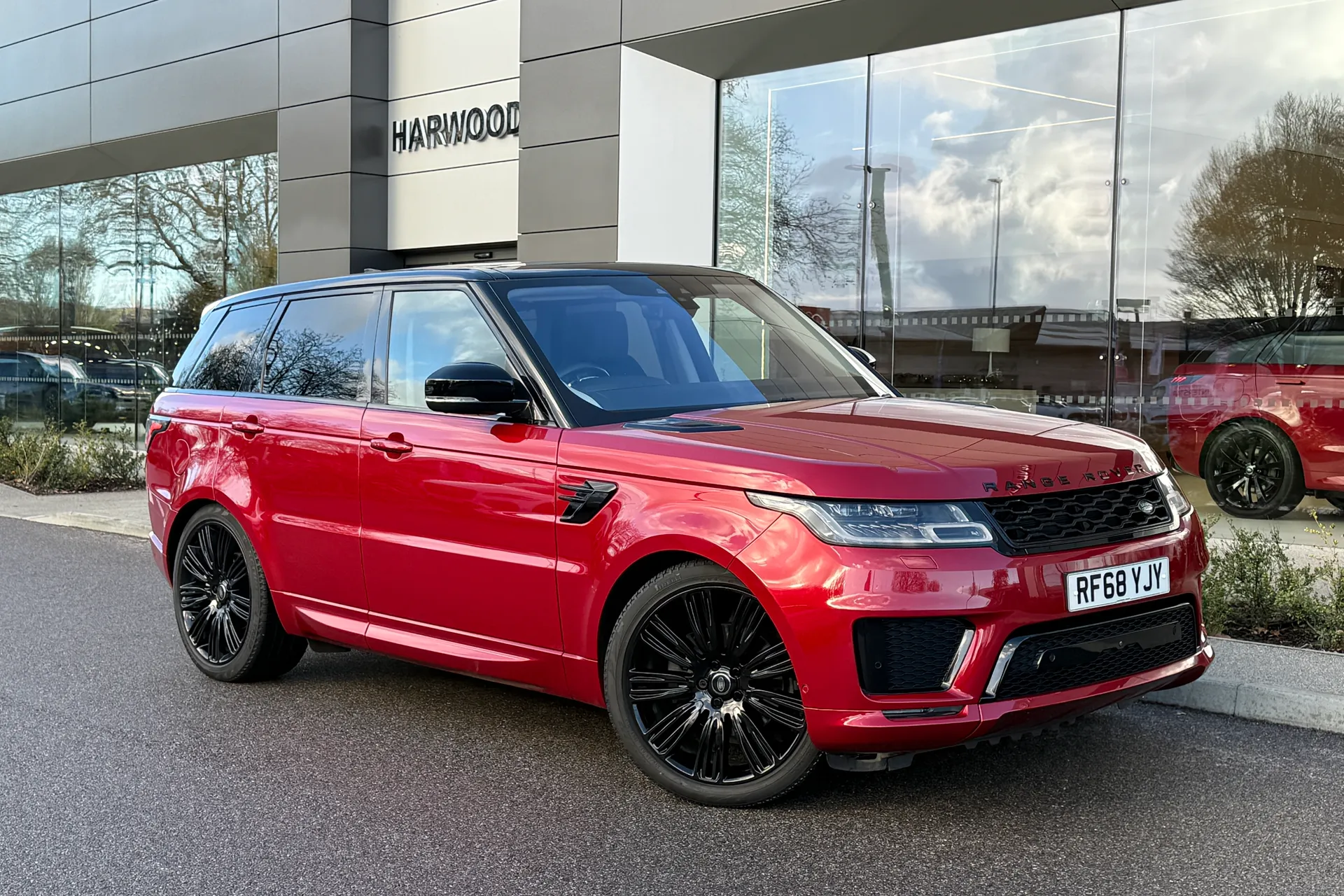 LAND ROVER RANGE ROVER SPORT focused image