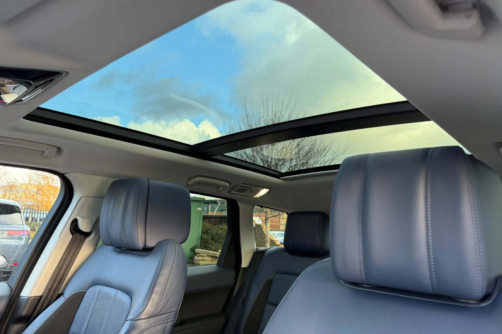 LAND ROVER RANGE ROVER SPORT thumbnail image number 4