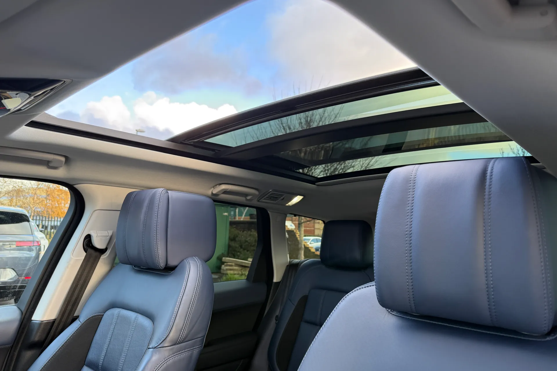 LAND ROVER RANGE ROVER SPORT thumbnail image number 3