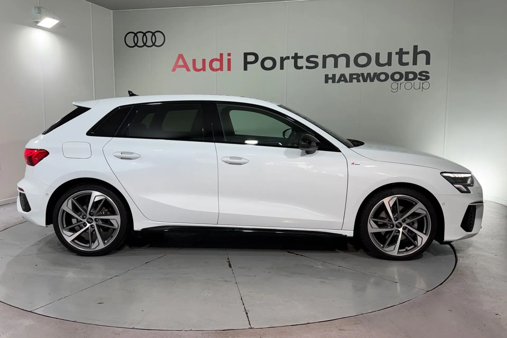 Audi A3 thumbnail image number 2