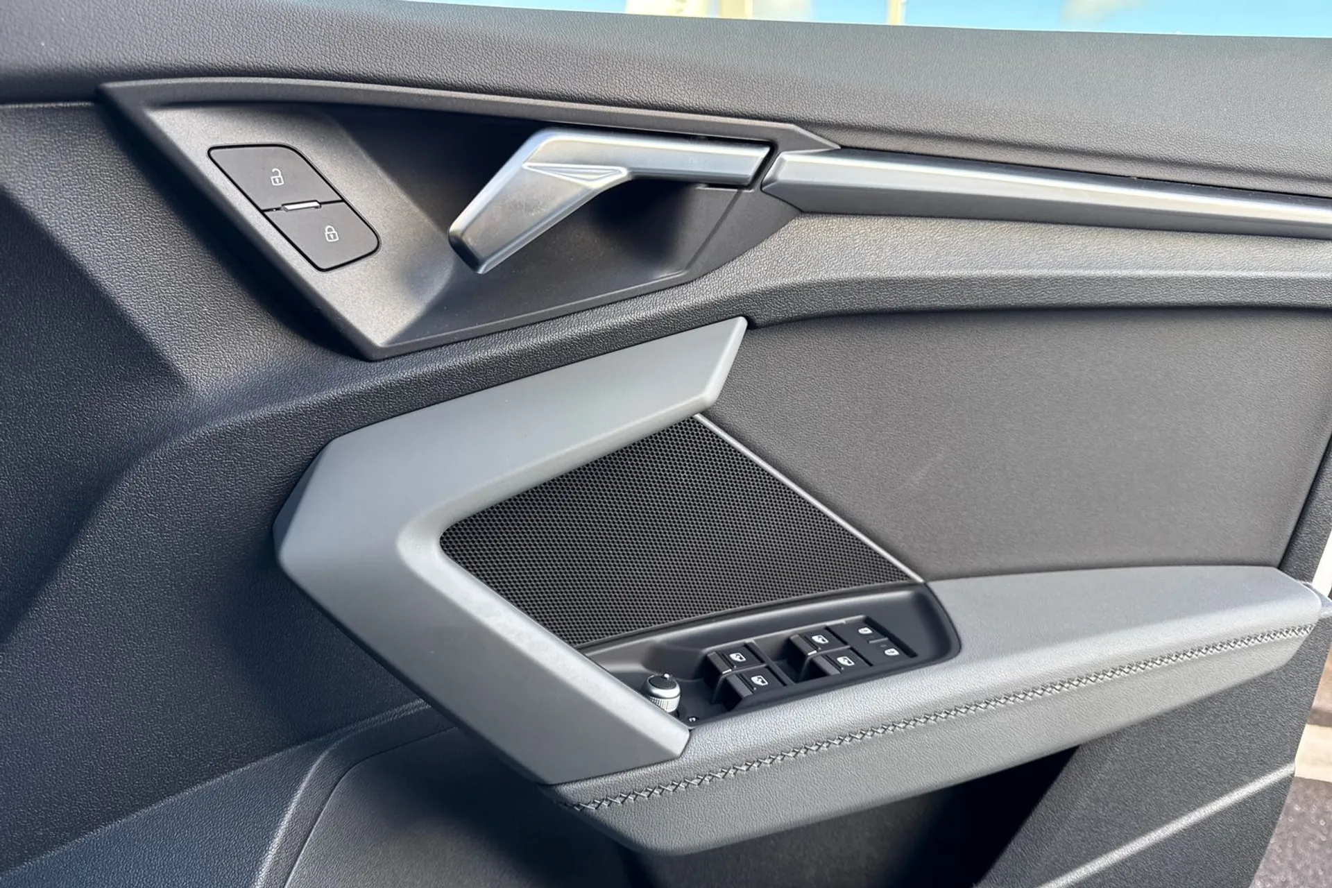 Audi A3 thumbnail image number 44