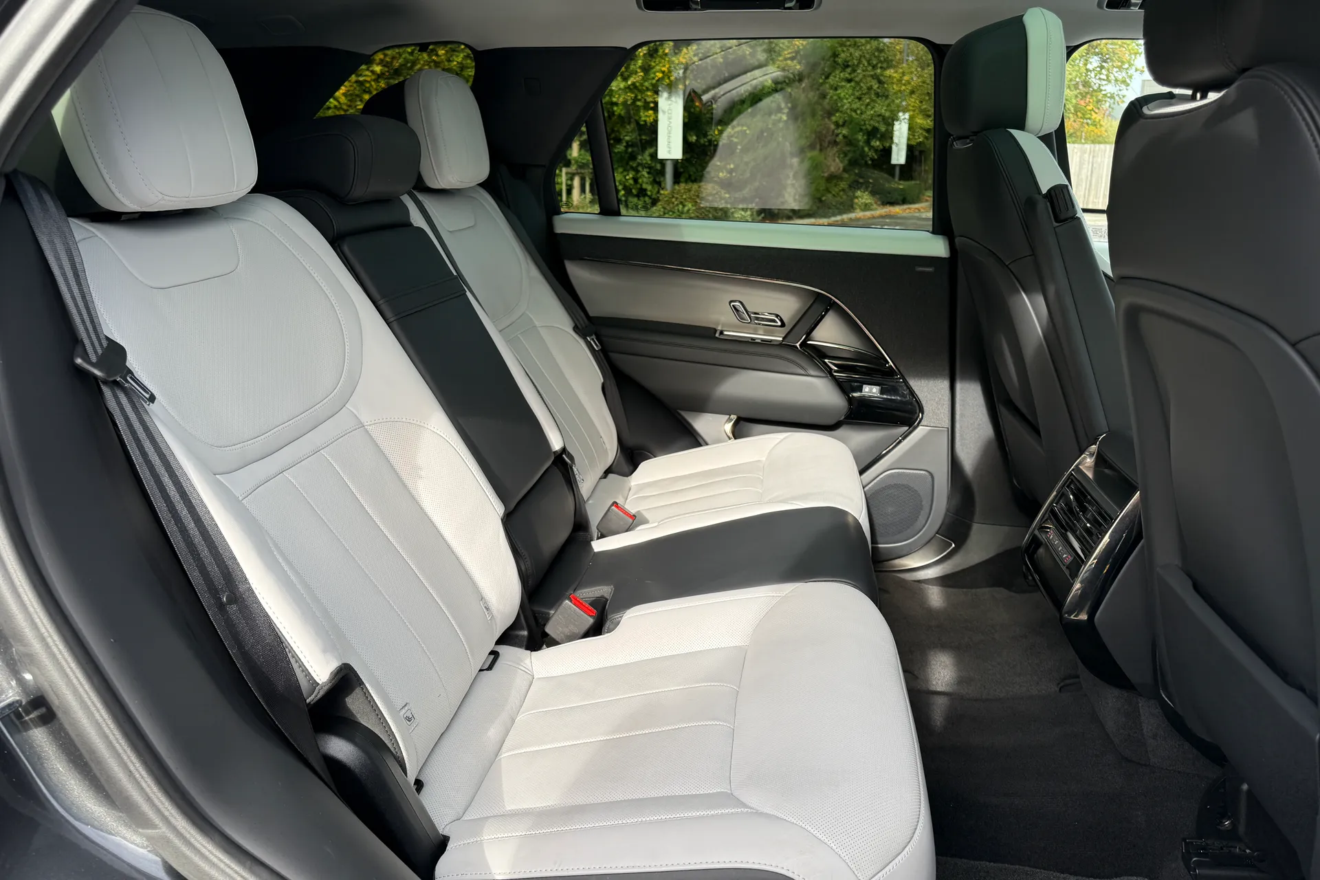 LAND ROVER RANGE ROVER SPORT thumbnail image number 32