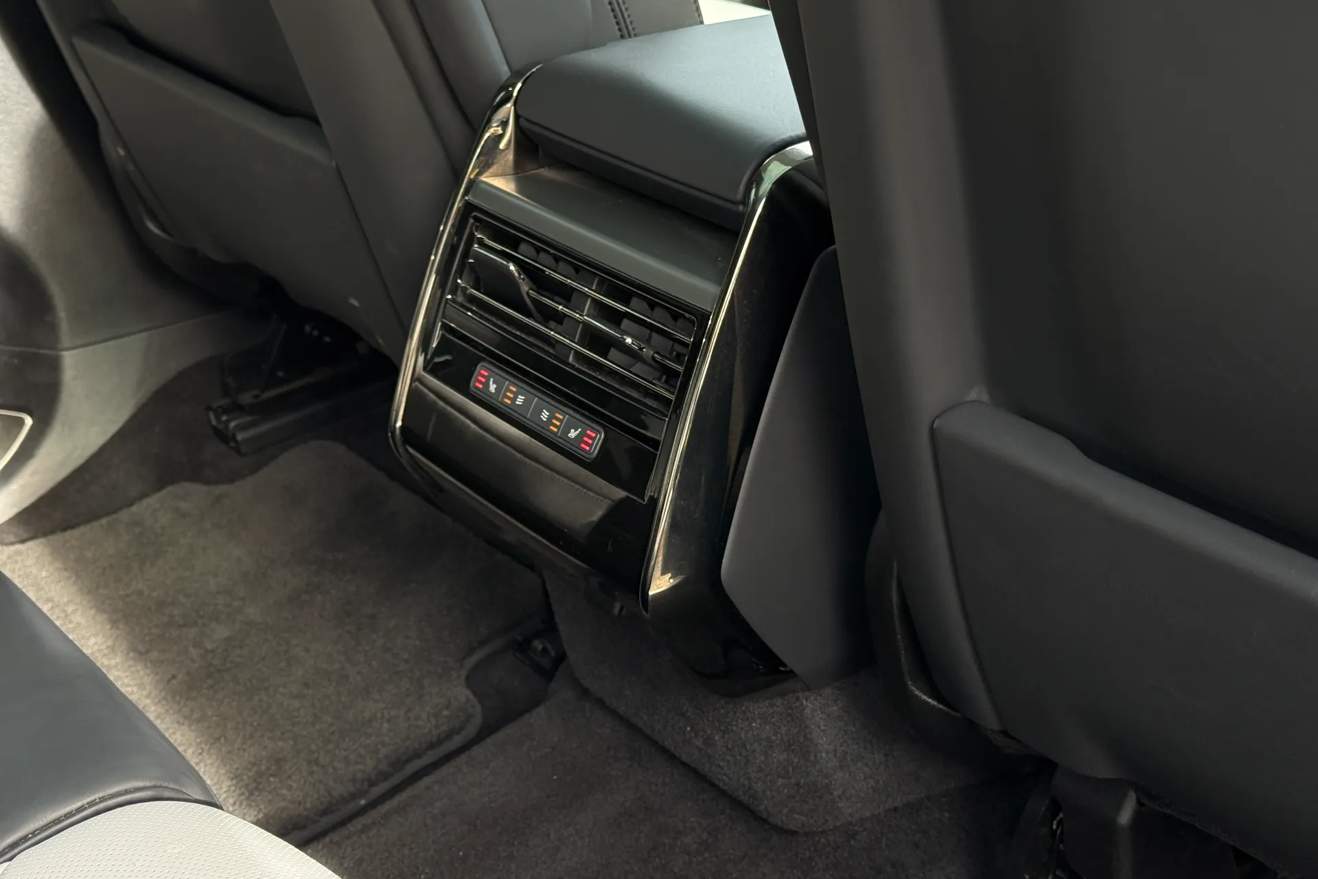 LAND ROVER RANGE ROVER SPORT thumbnail image number 35