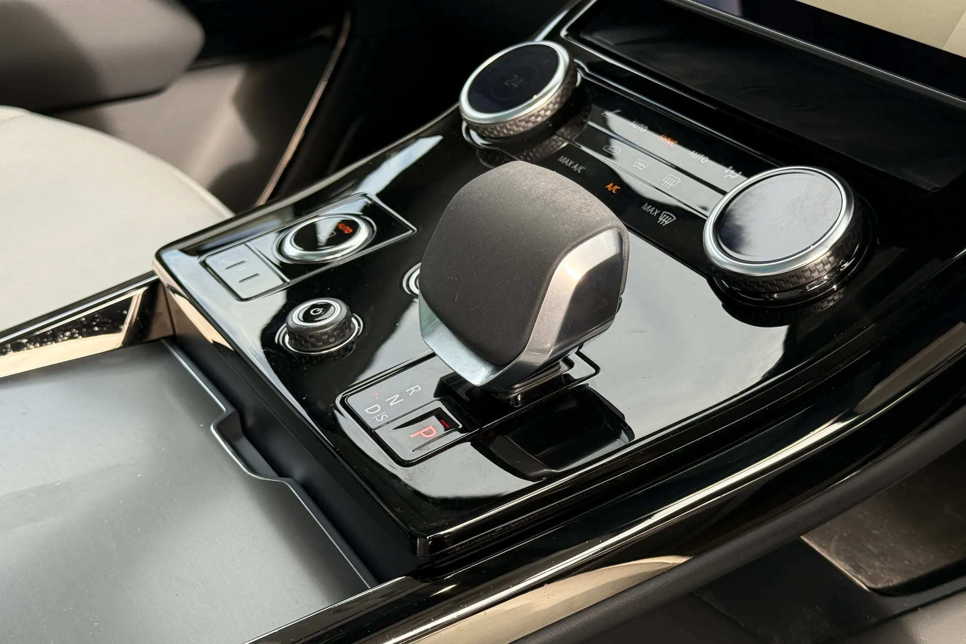 LAND ROVER RANGE ROVER SPORT thumbnail image number 22