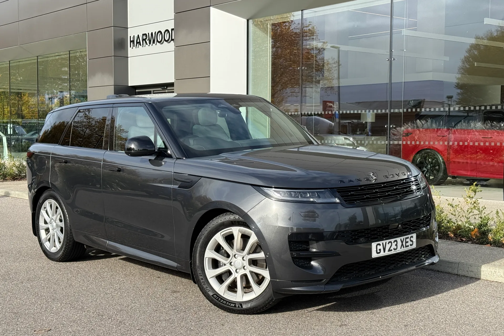 LAND ROVER RANGE ROVER SPORT focused image