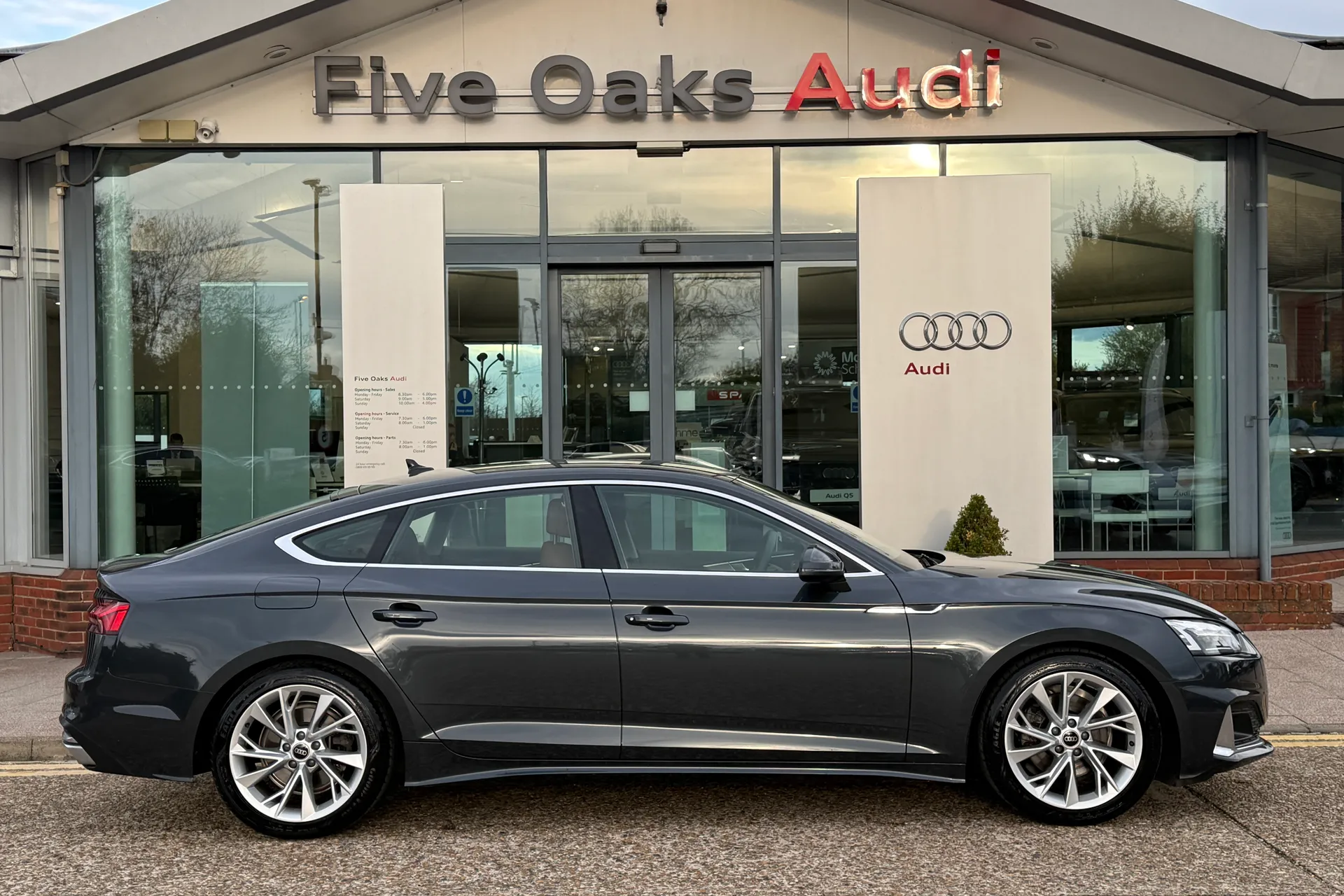 Audi A5 thumbnail image number 2