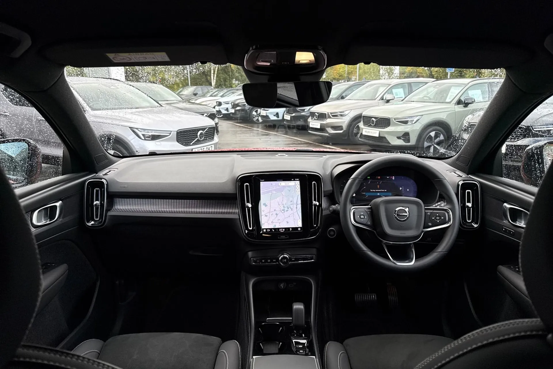 Volvo XC40 thumbnail image number 3