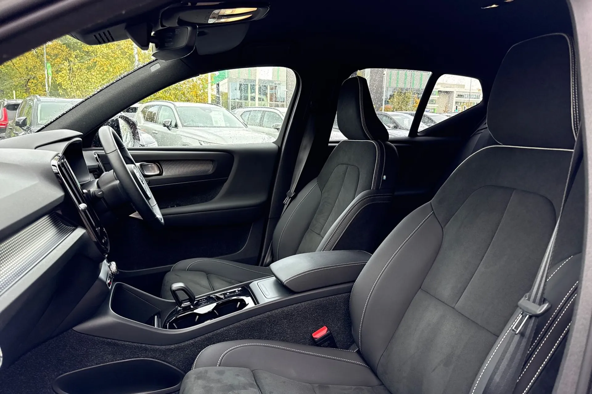 Volvo XC40 thumbnail image number 27