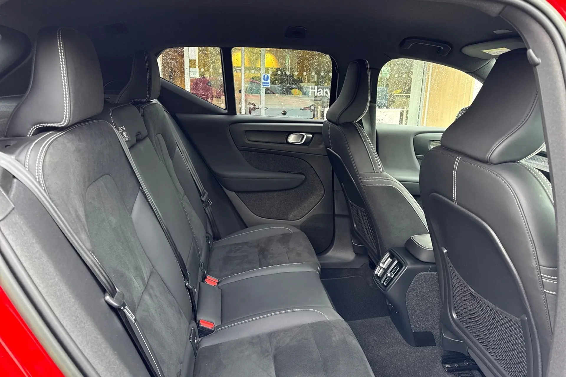 Volvo XC40 thumbnail image number 22