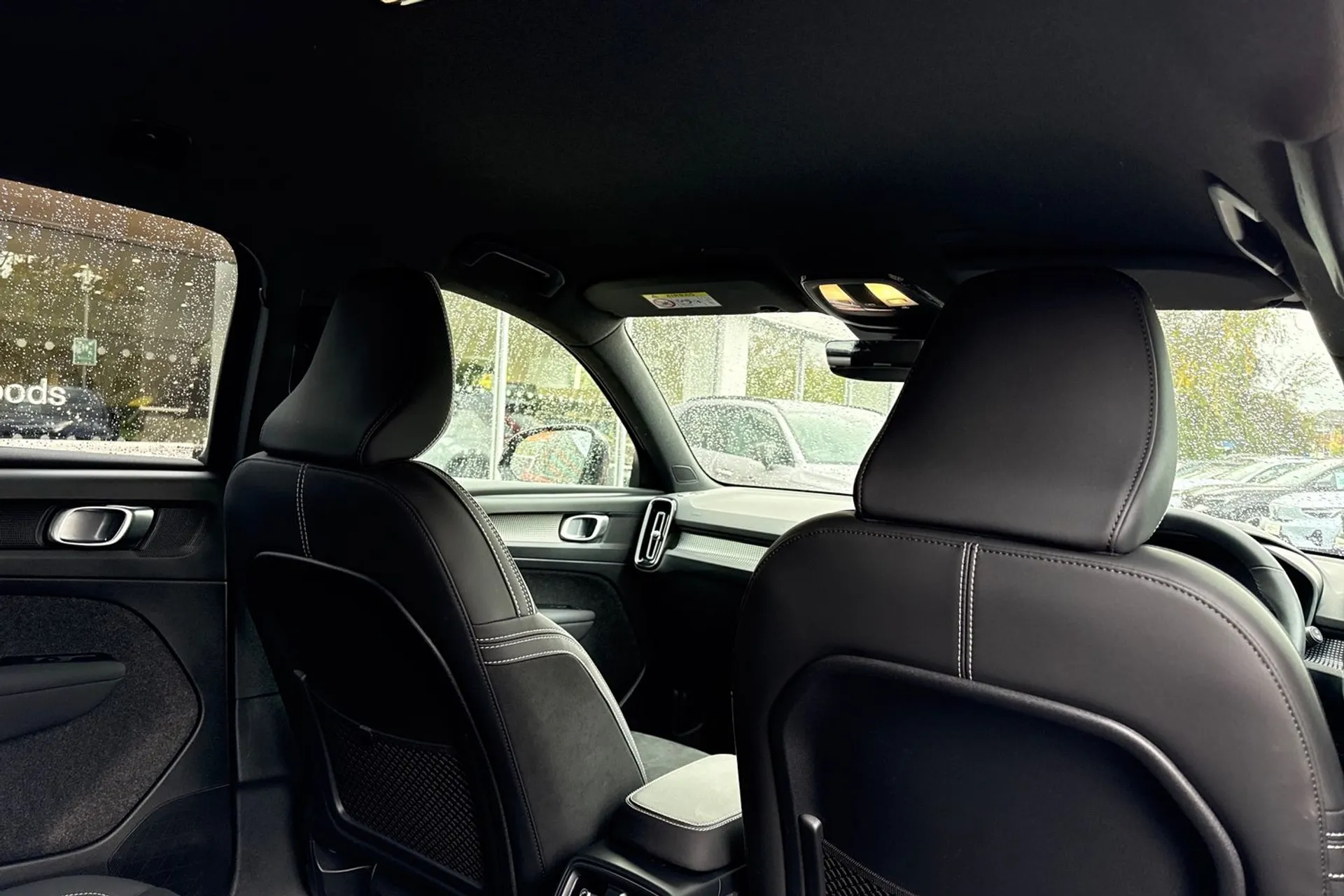 Volvo XC40 thumbnail image number 23