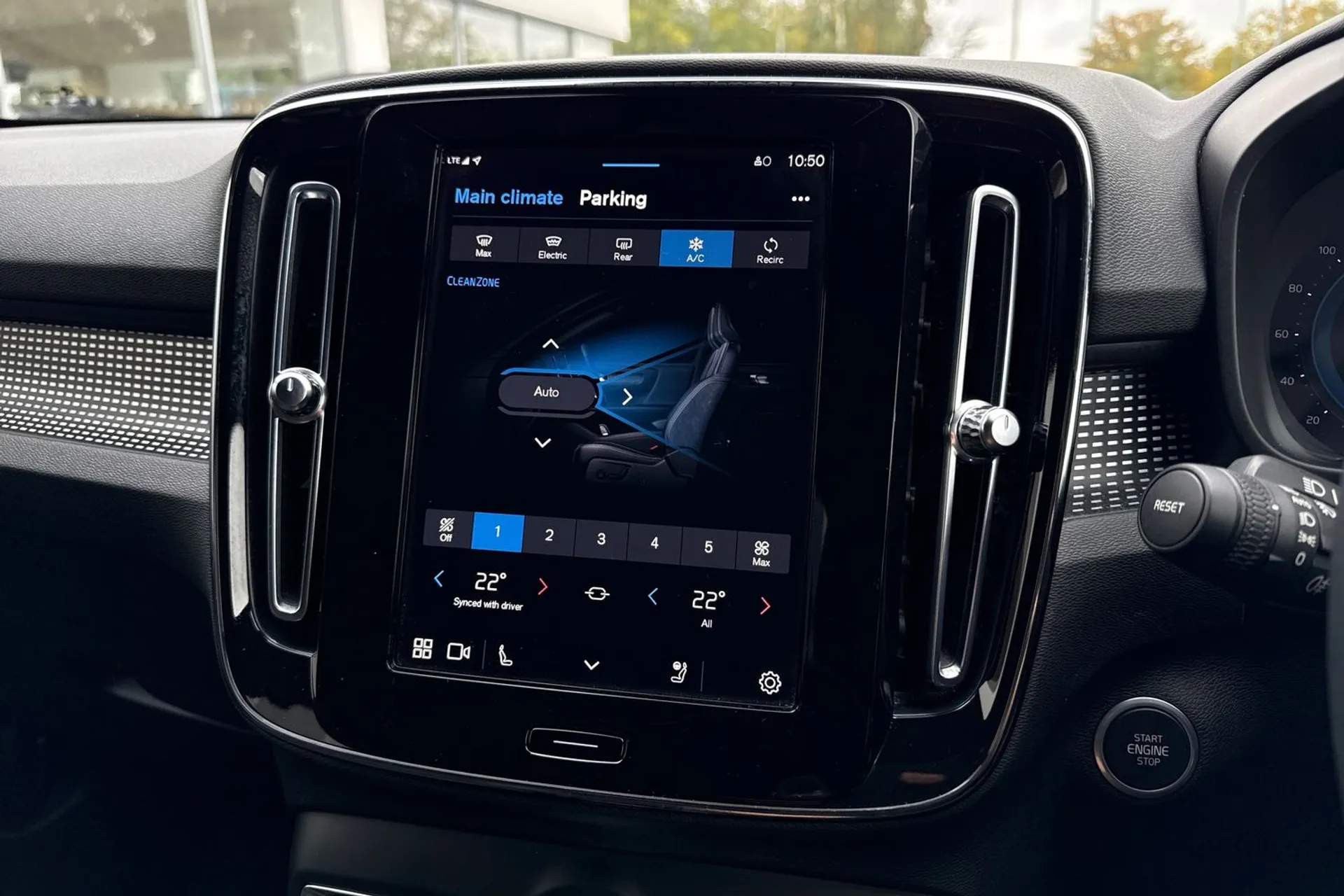 Volvo XC40 thumbnail image number 39