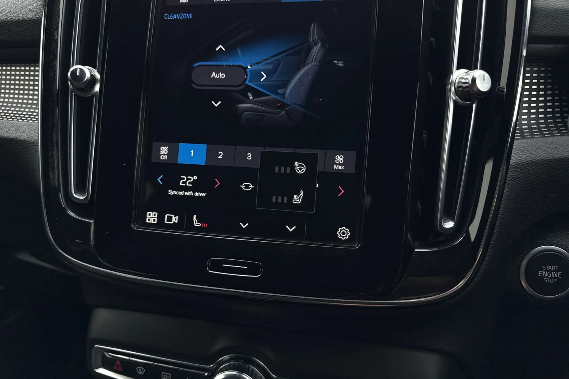 Volvo XC40 thumbnail image number 40