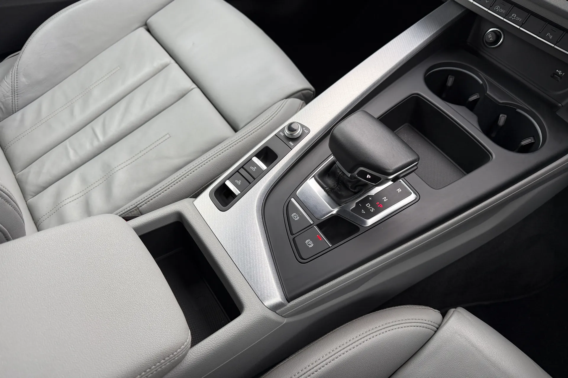 Audi A5 thumbnail image number 37