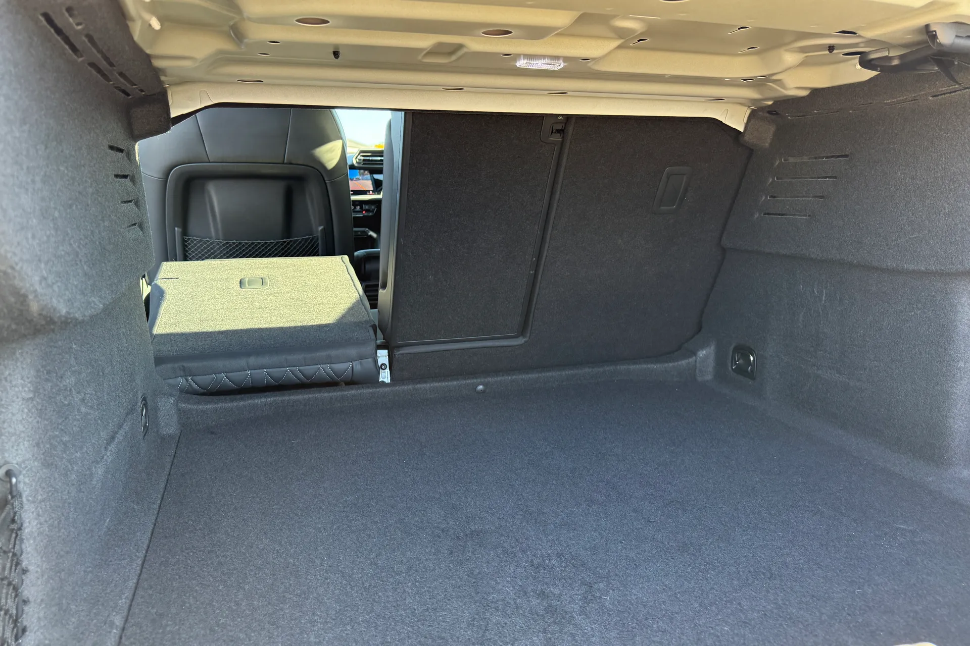 Audi A3 thumbnail image number 42