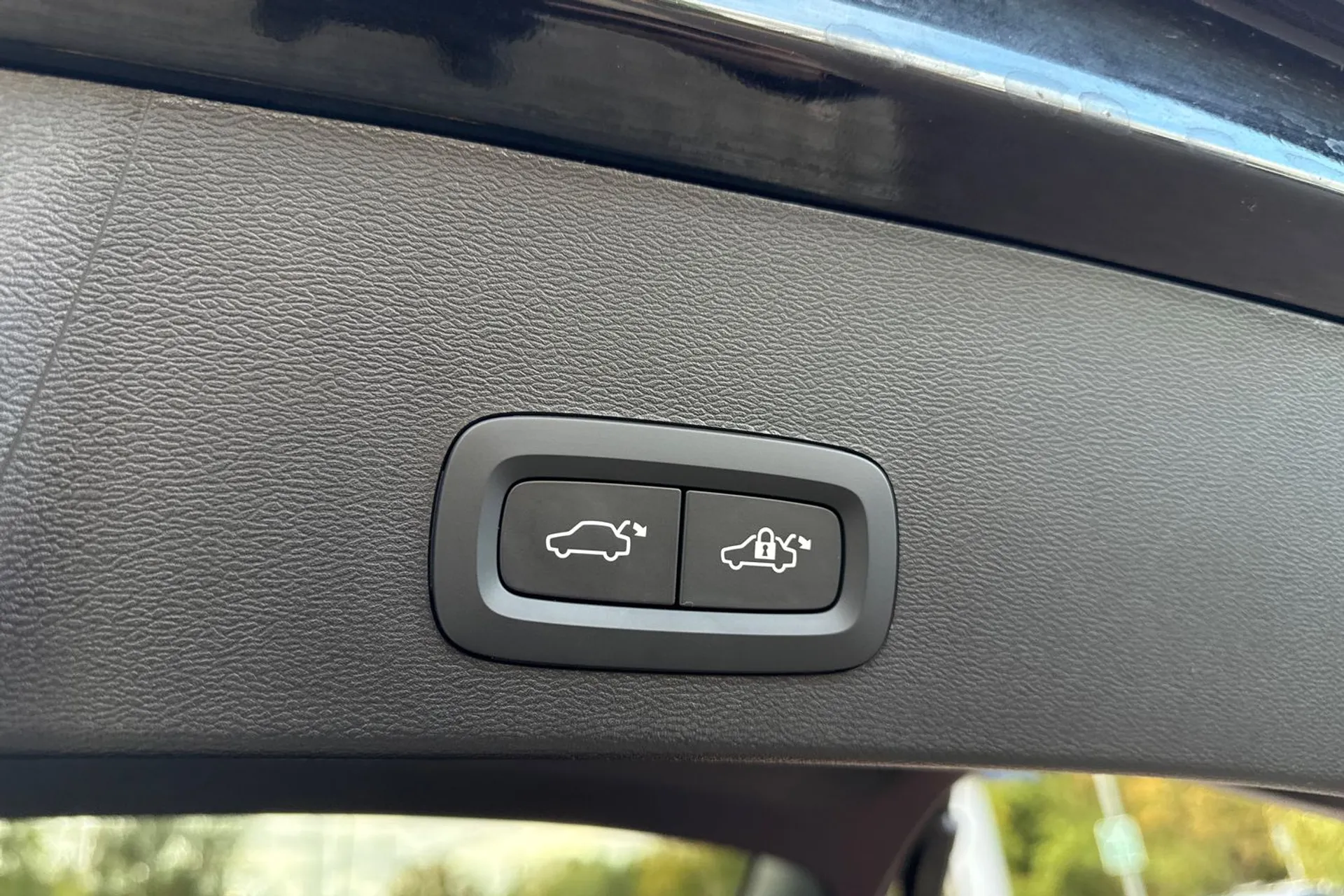 Volvo XC40 thumbnail image number 21