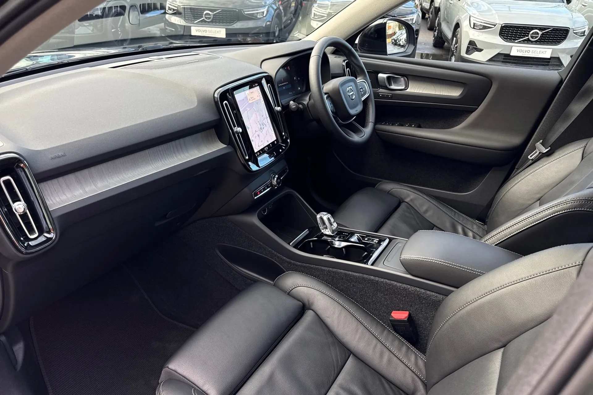 Volvo XC40 thumbnail image number 27