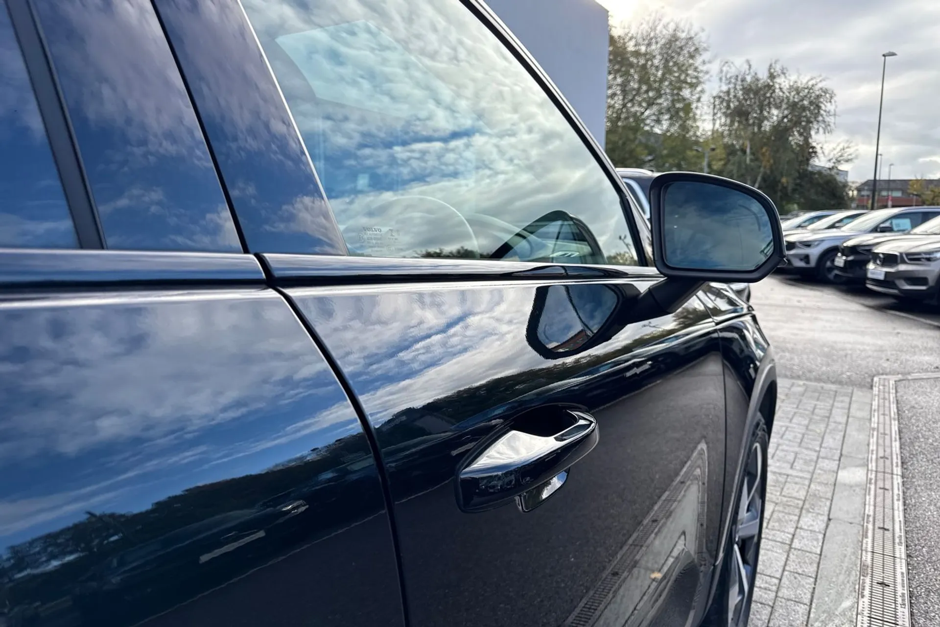 Volvo XC40 thumbnail image number 17