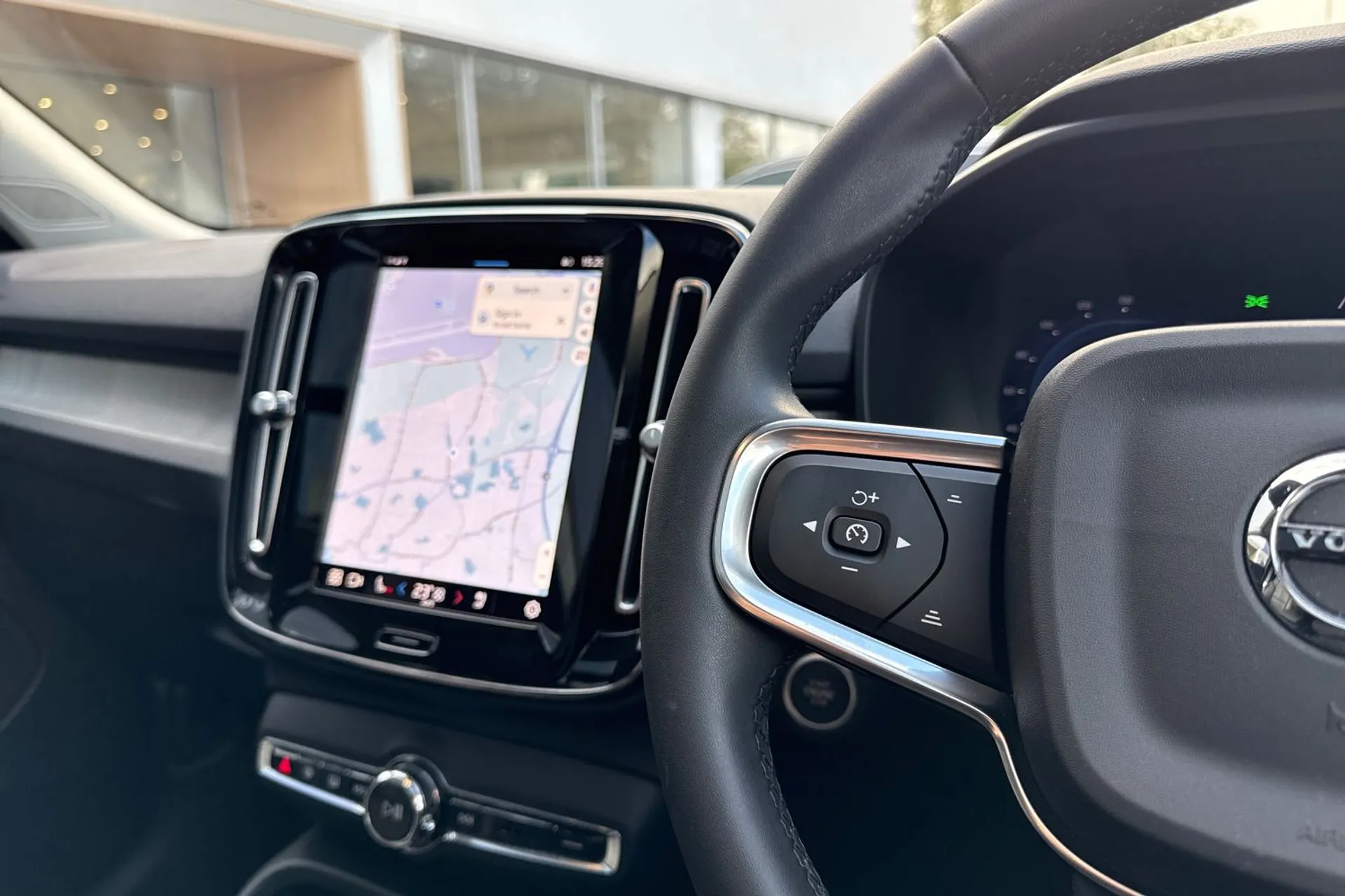 Volvo XC40 thumbnail image number 36