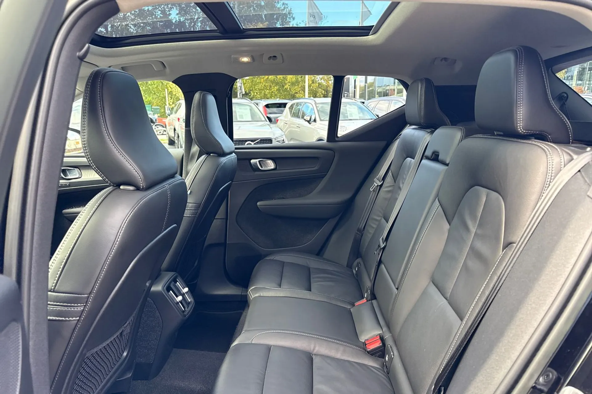 Volvo XC40 thumbnail image number 30