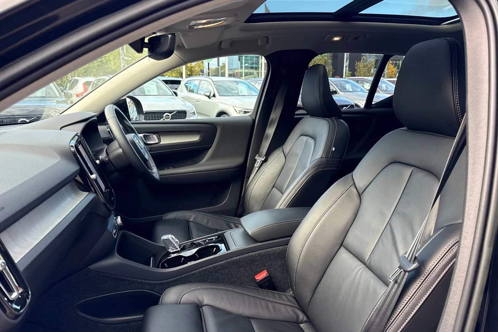 Volvo XC40 thumbnail image number 28