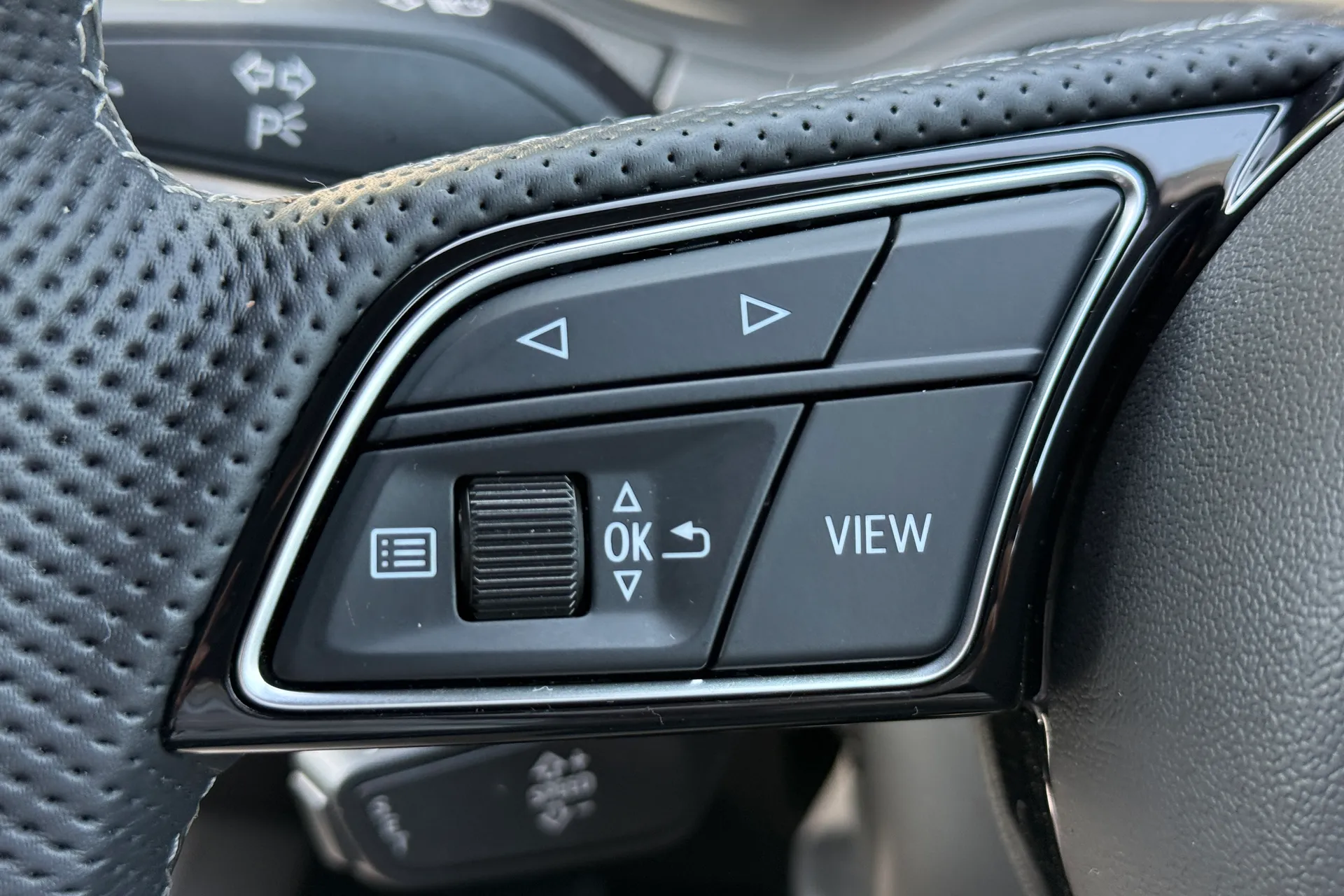 Audi Q2 thumbnail image number 20