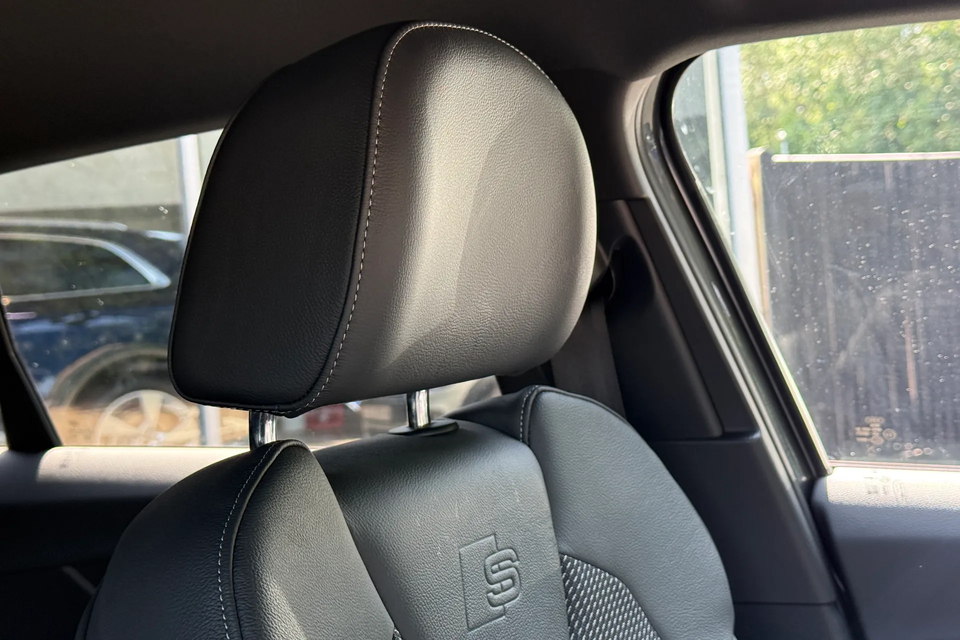 Audi Q2 thumbnail image number 25