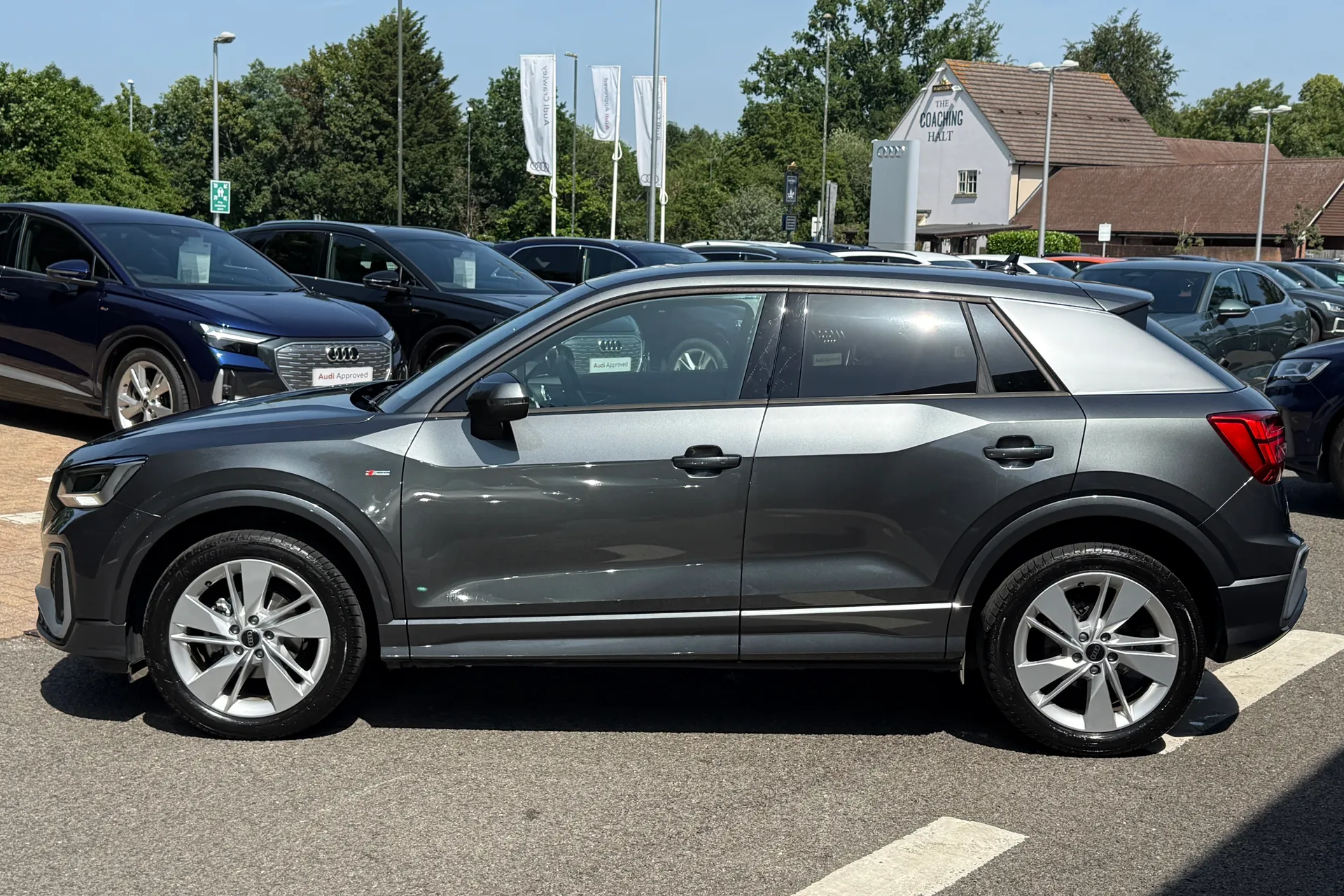 Audi Q2 thumbnail image number 48