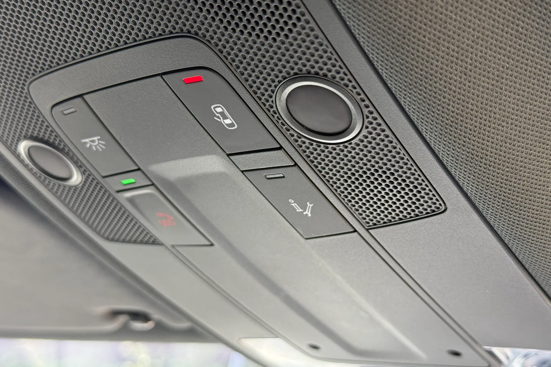 Audi Q2 thumbnail image number 24