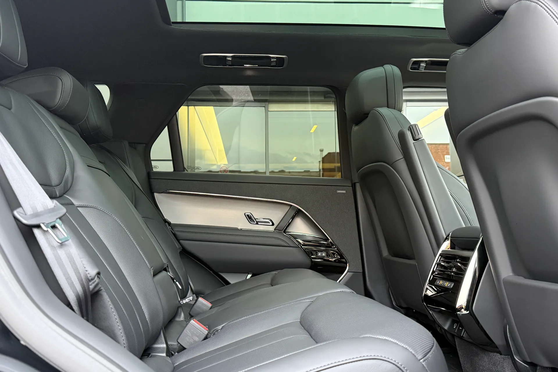 LAND ROVER RANGE ROVER SPORT thumbnail image number 36