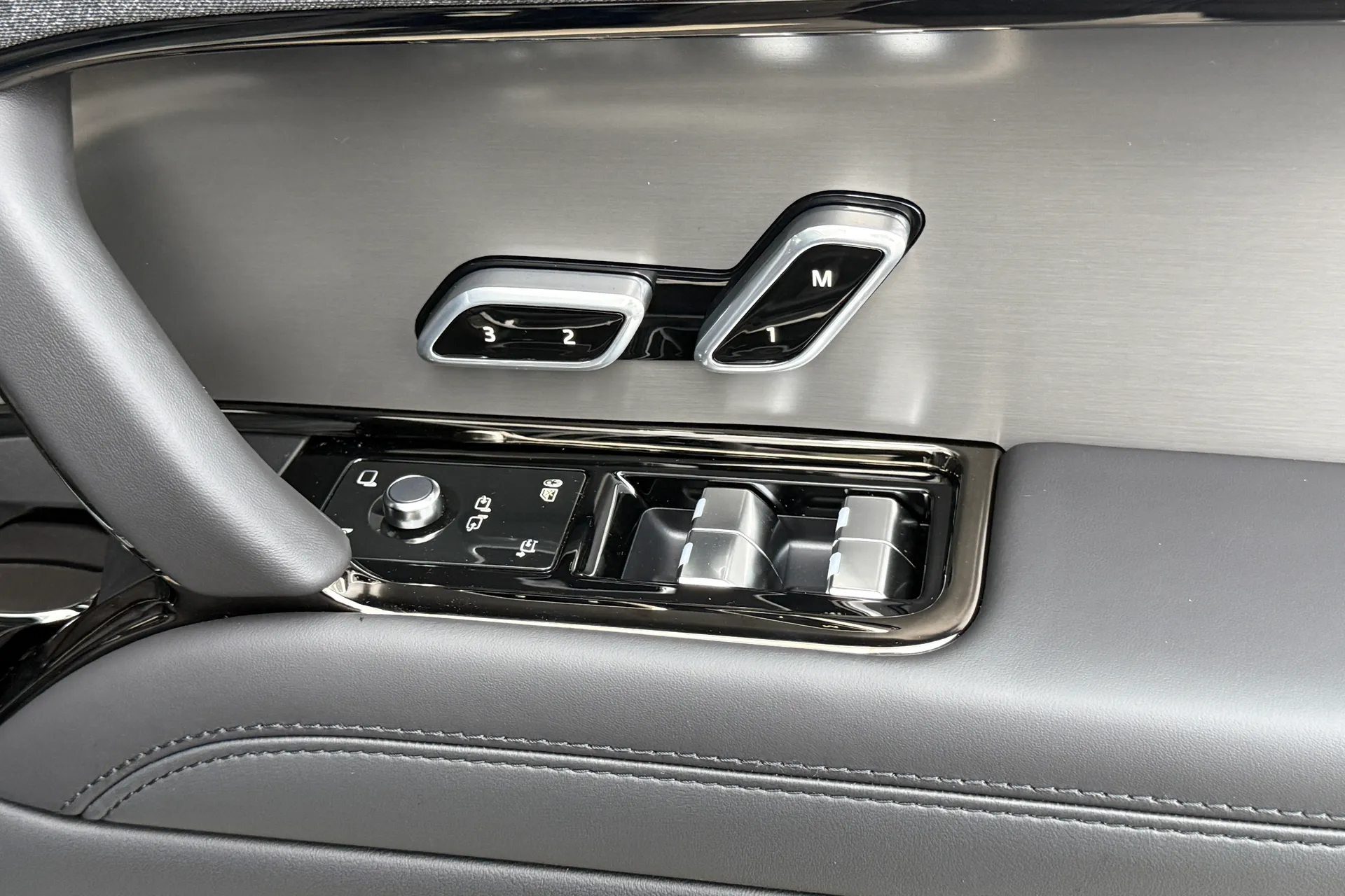 LAND ROVER RANGE ROVER SPORT thumbnail image number 21