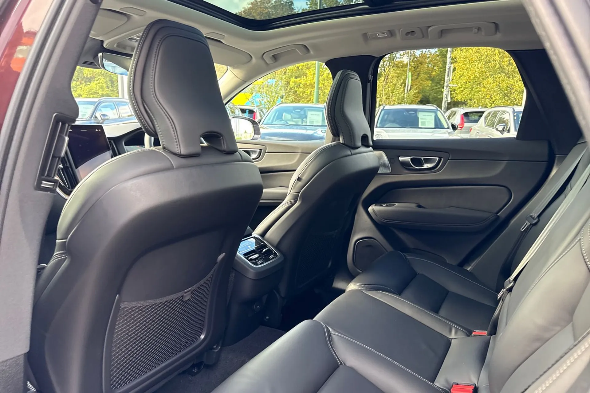 Volvo XC60 thumbnail image number 30