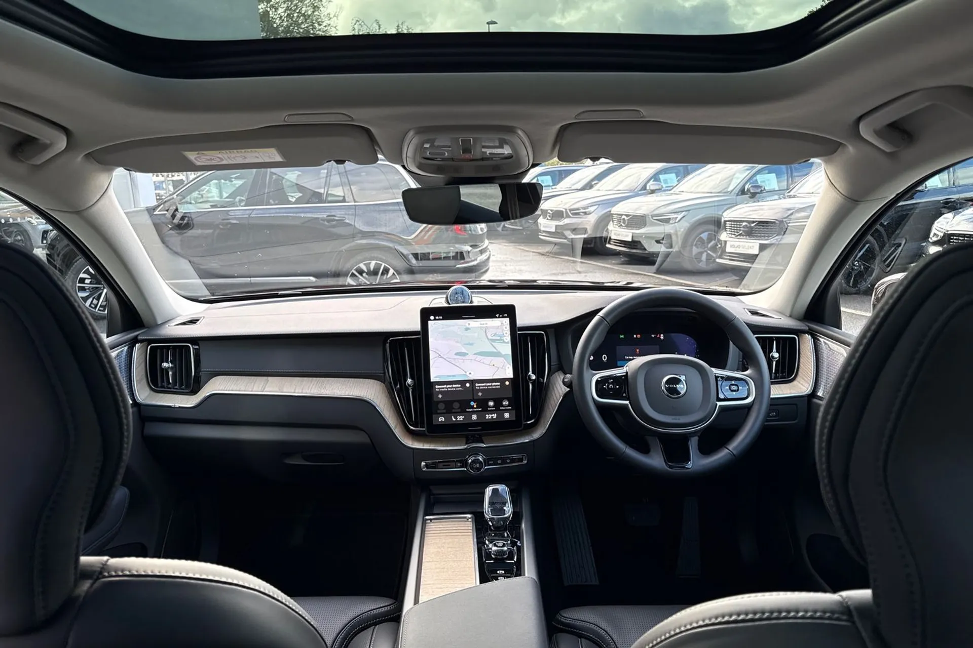 Volvo XC60 thumbnail image number 3