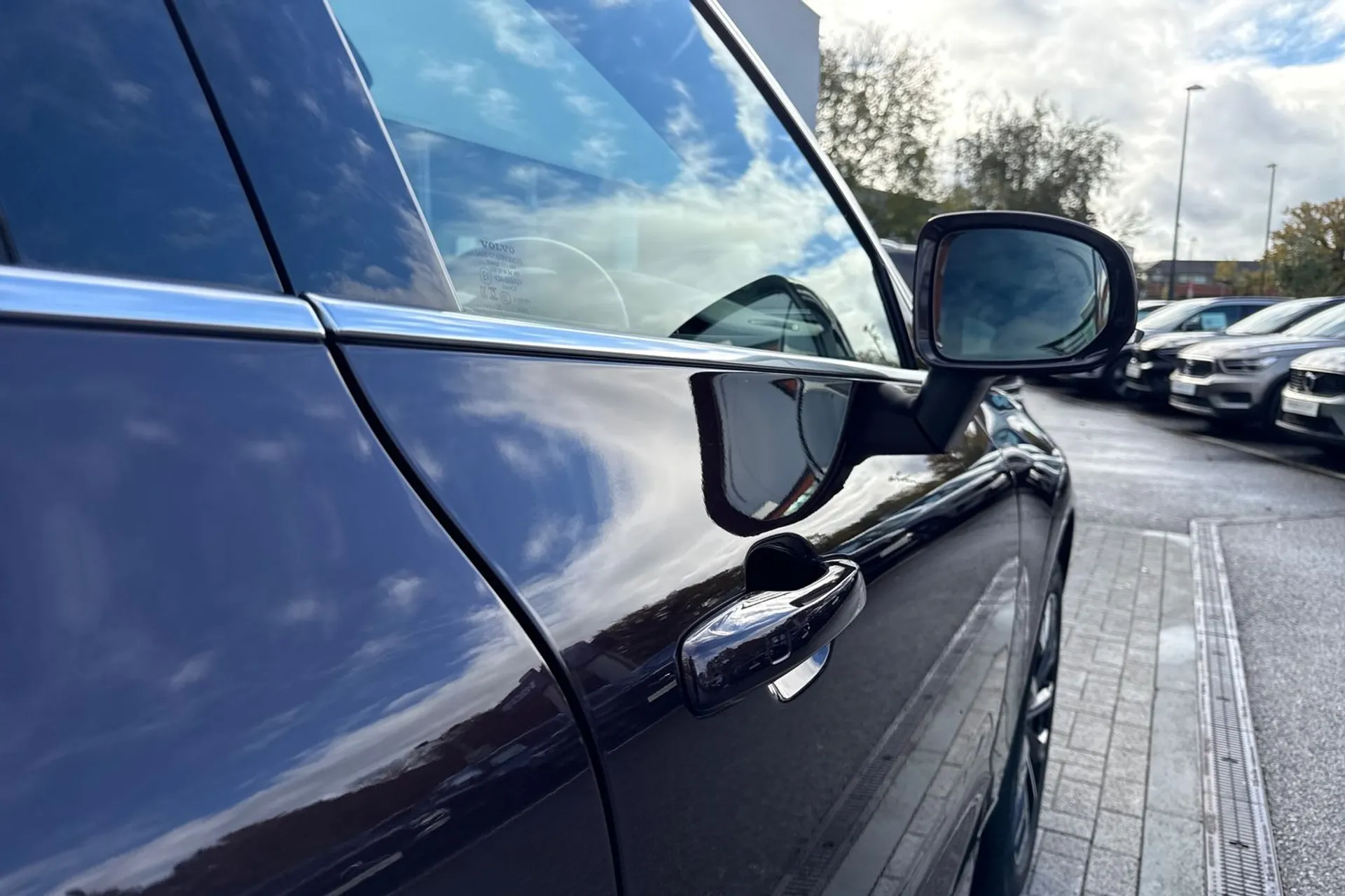 Volvo XC60 thumbnail image number 16