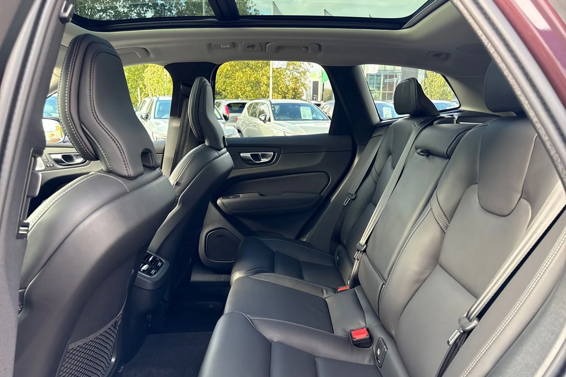 Volvo XC60 thumbnail image number 29