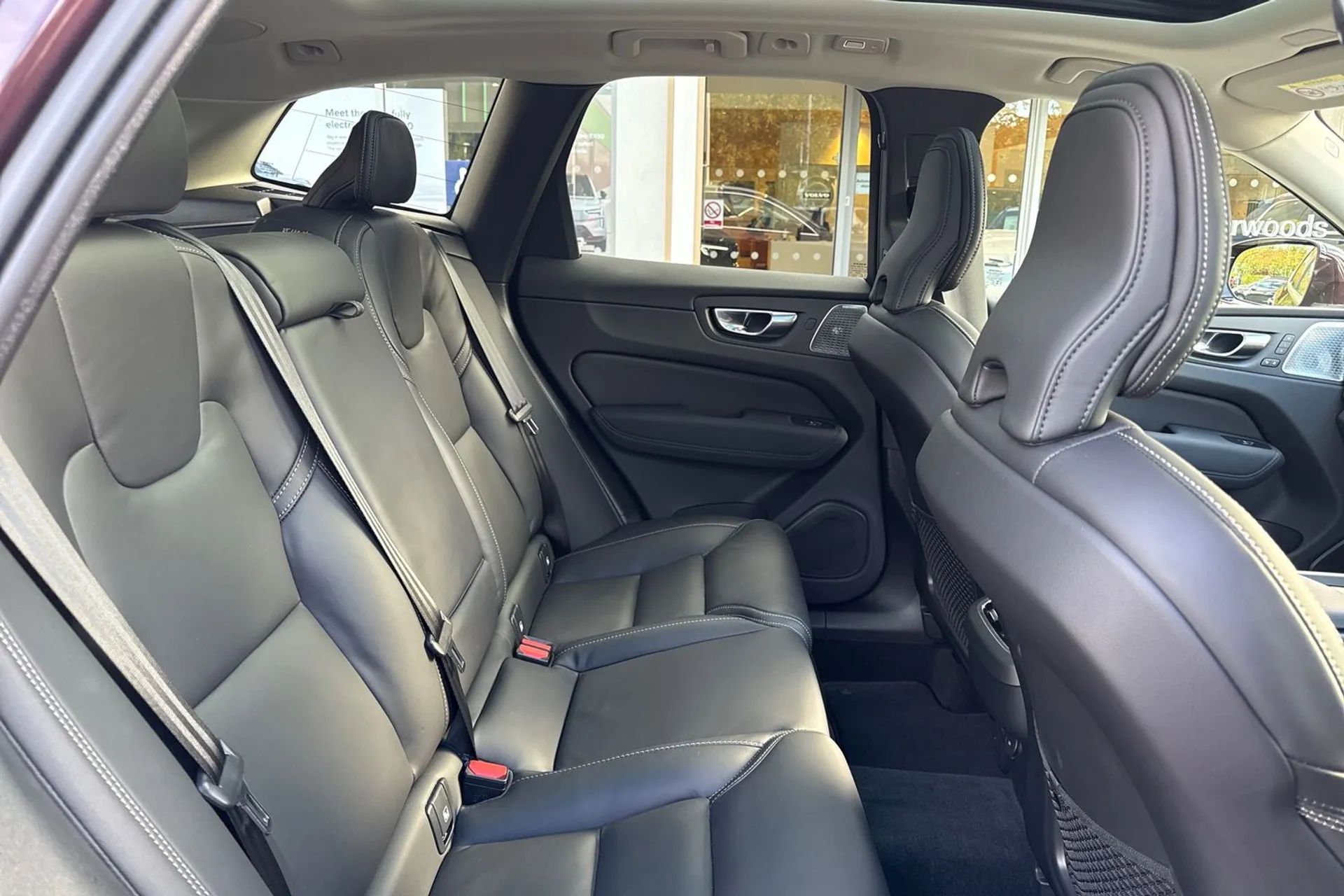 Volvo XC60 thumbnail image number 22