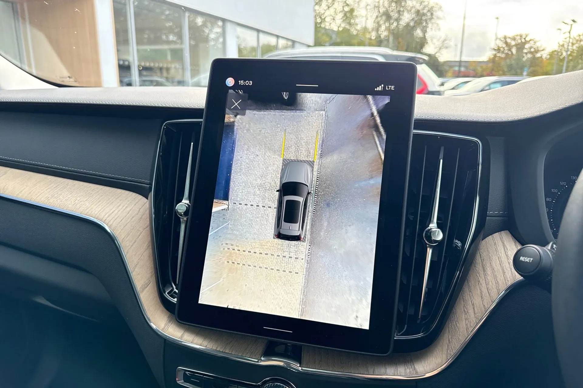 Volvo XC60 thumbnail image number 4