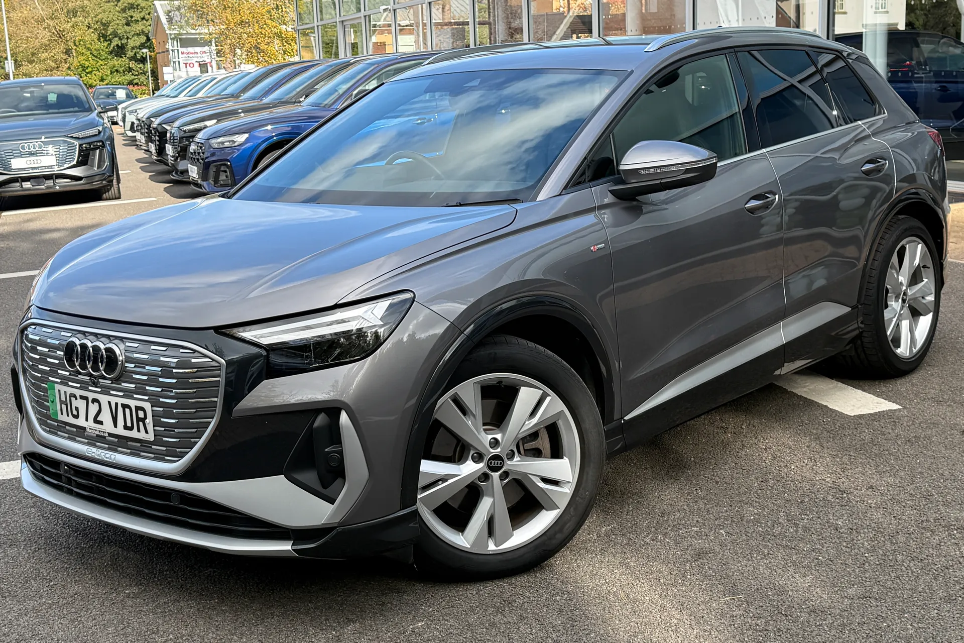 Audi Q4 thumbnail image number 14