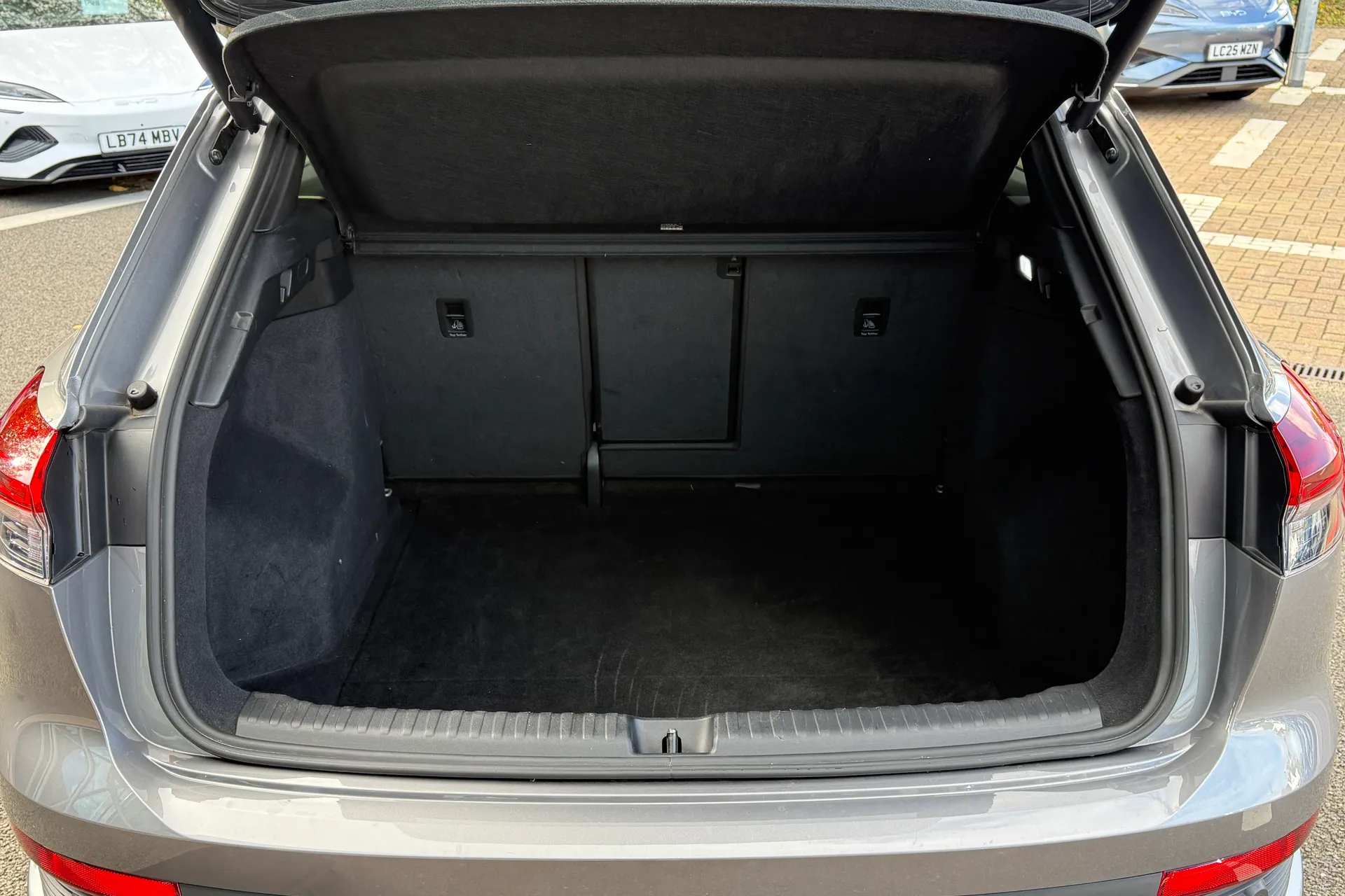 Audi Q4 thumbnail image number 24