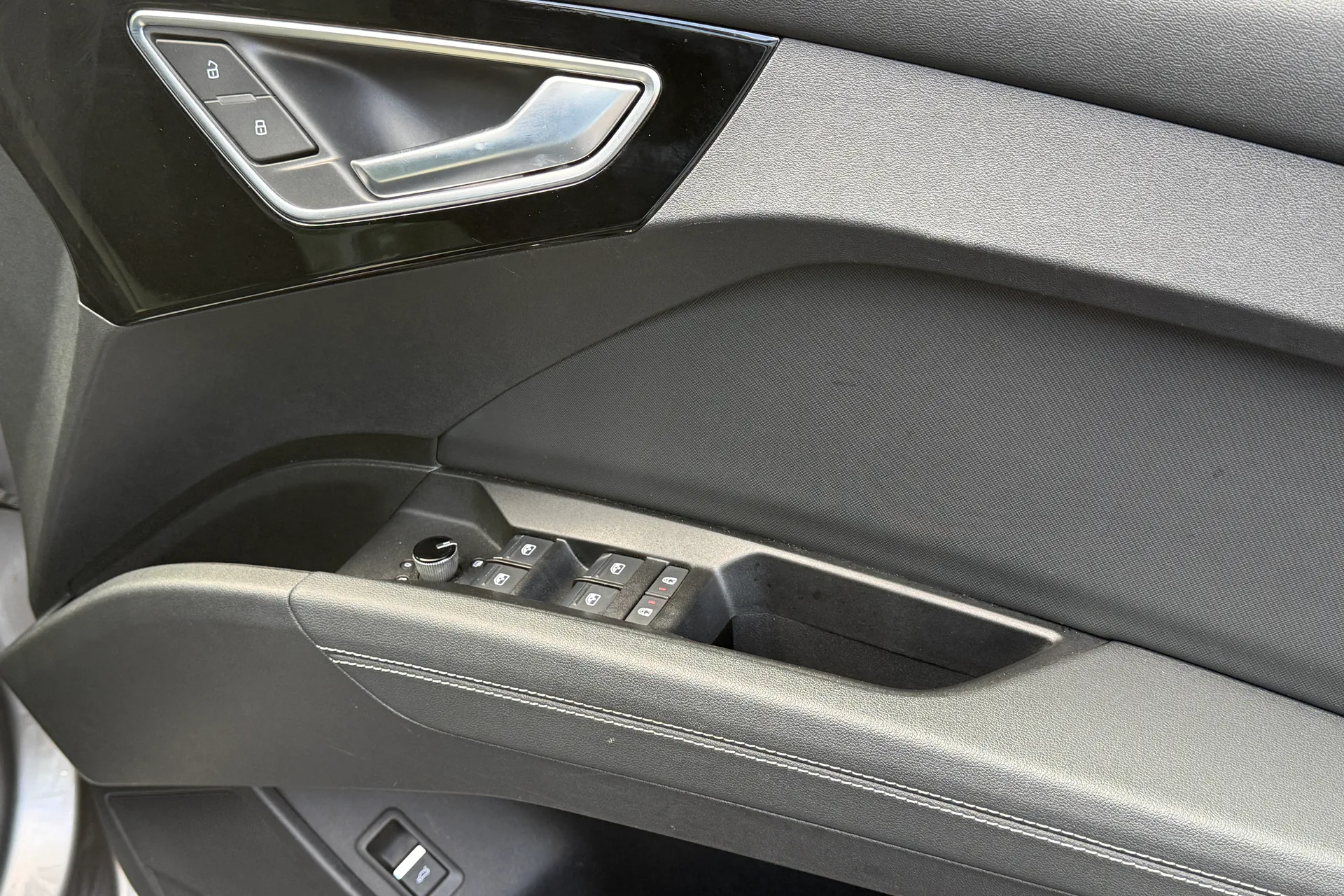 Audi Q4 thumbnail image number 40