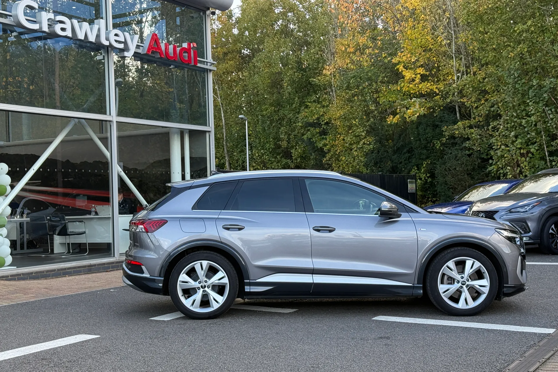 Audi Q4 thumbnail image number 2