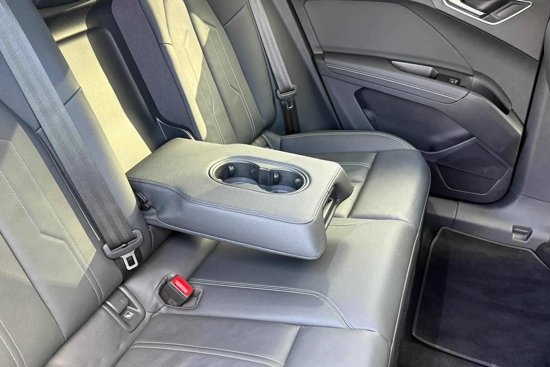 Audi Q4 thumbnail image number 33