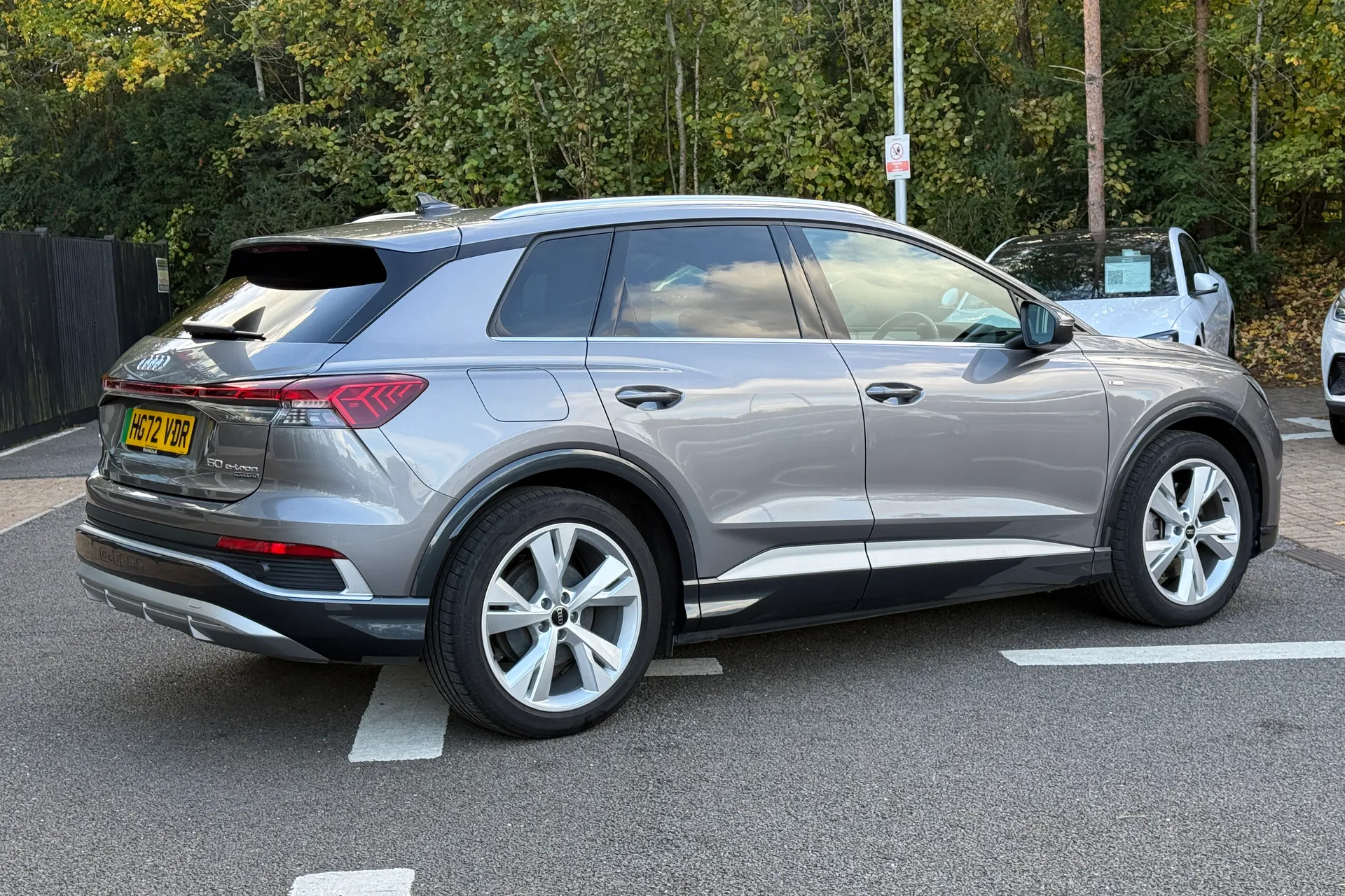 Audi Q4 thumbnail image number 7