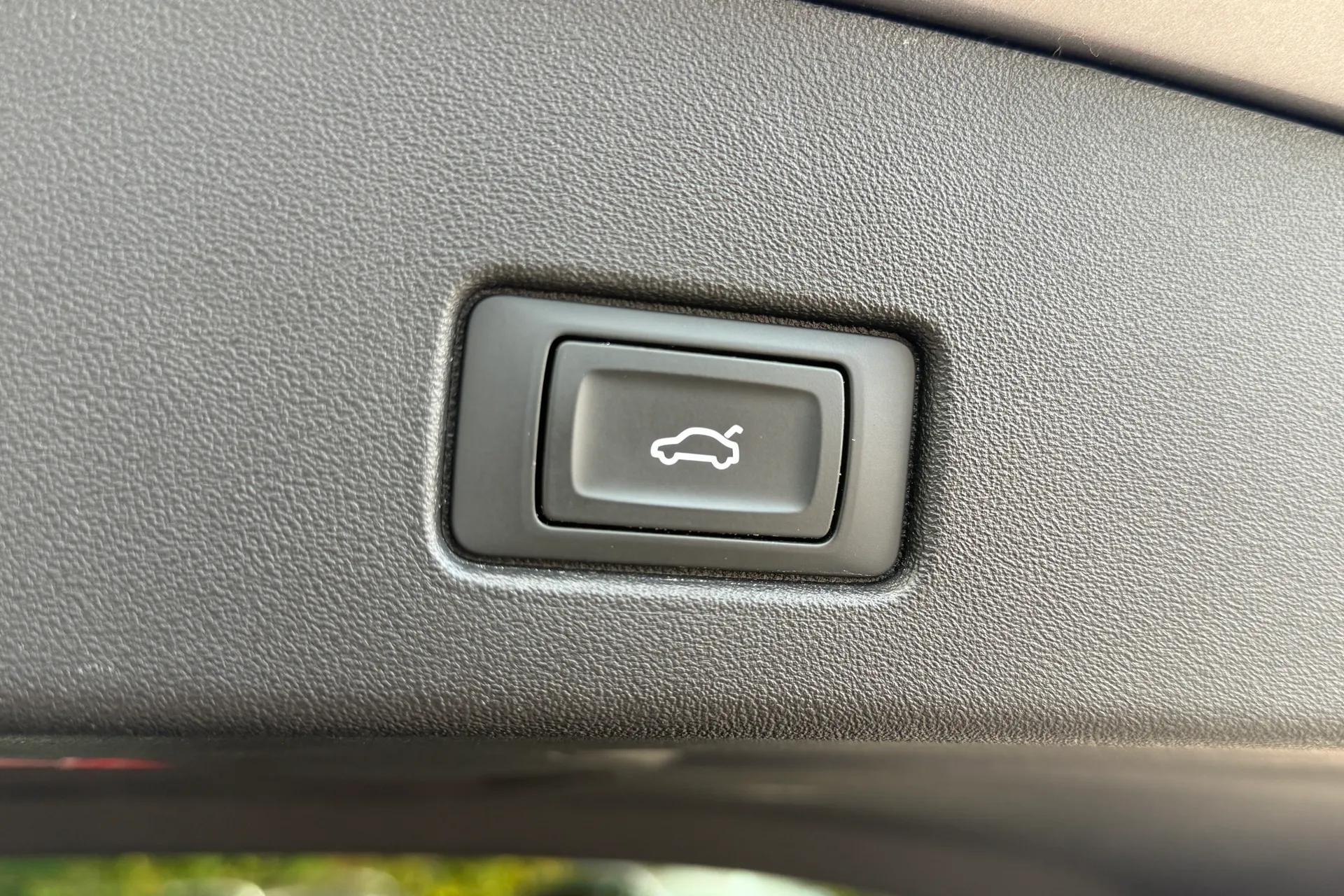 Audi Q4 thumbnail image number 26