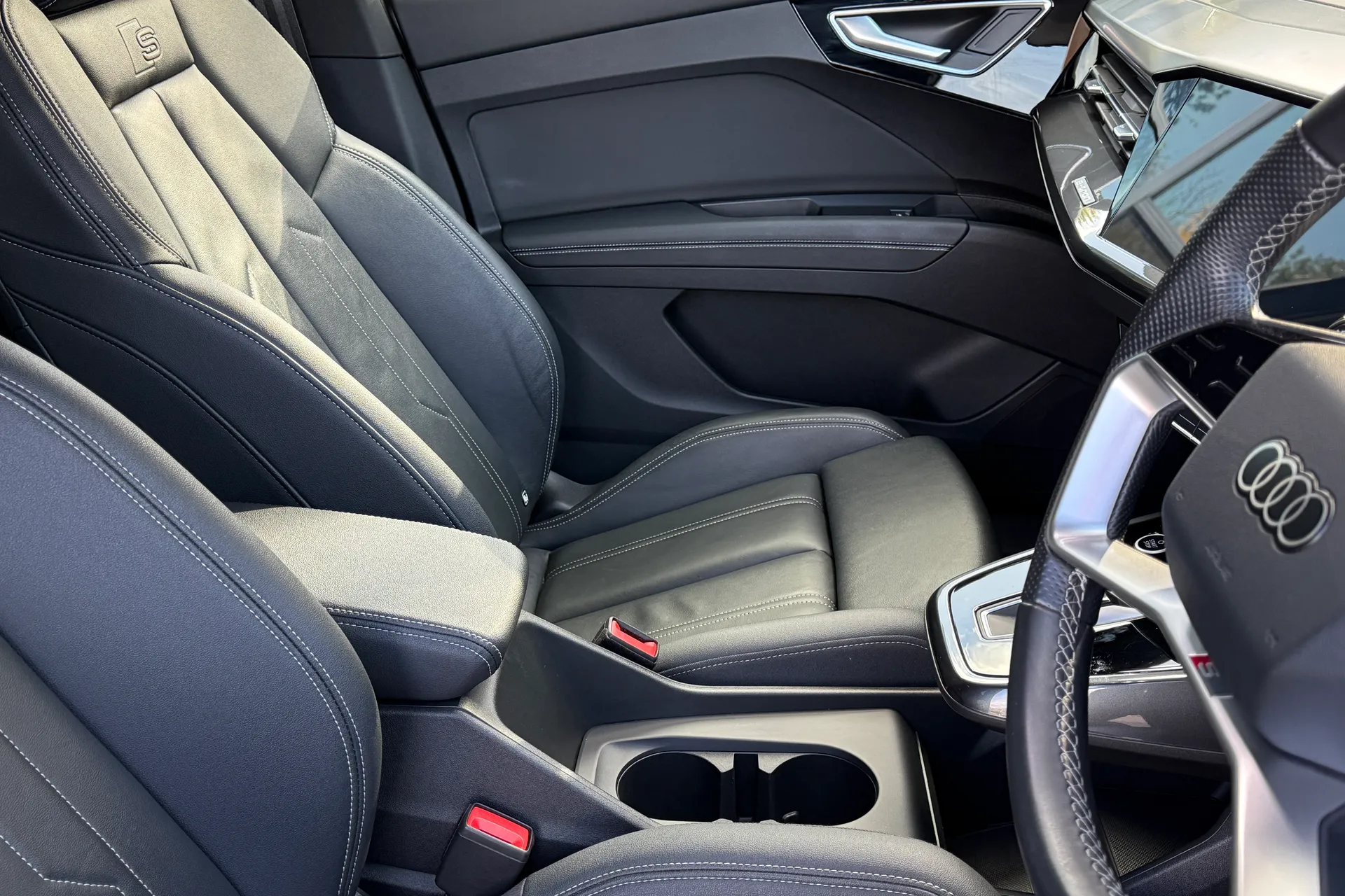 Audi Q4 thumbnail image number 41