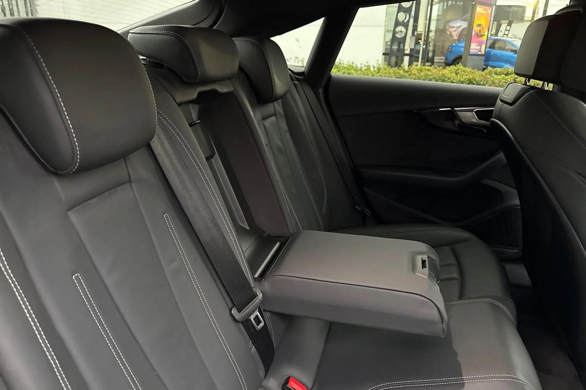 Audi A5 thumbnail image number 24