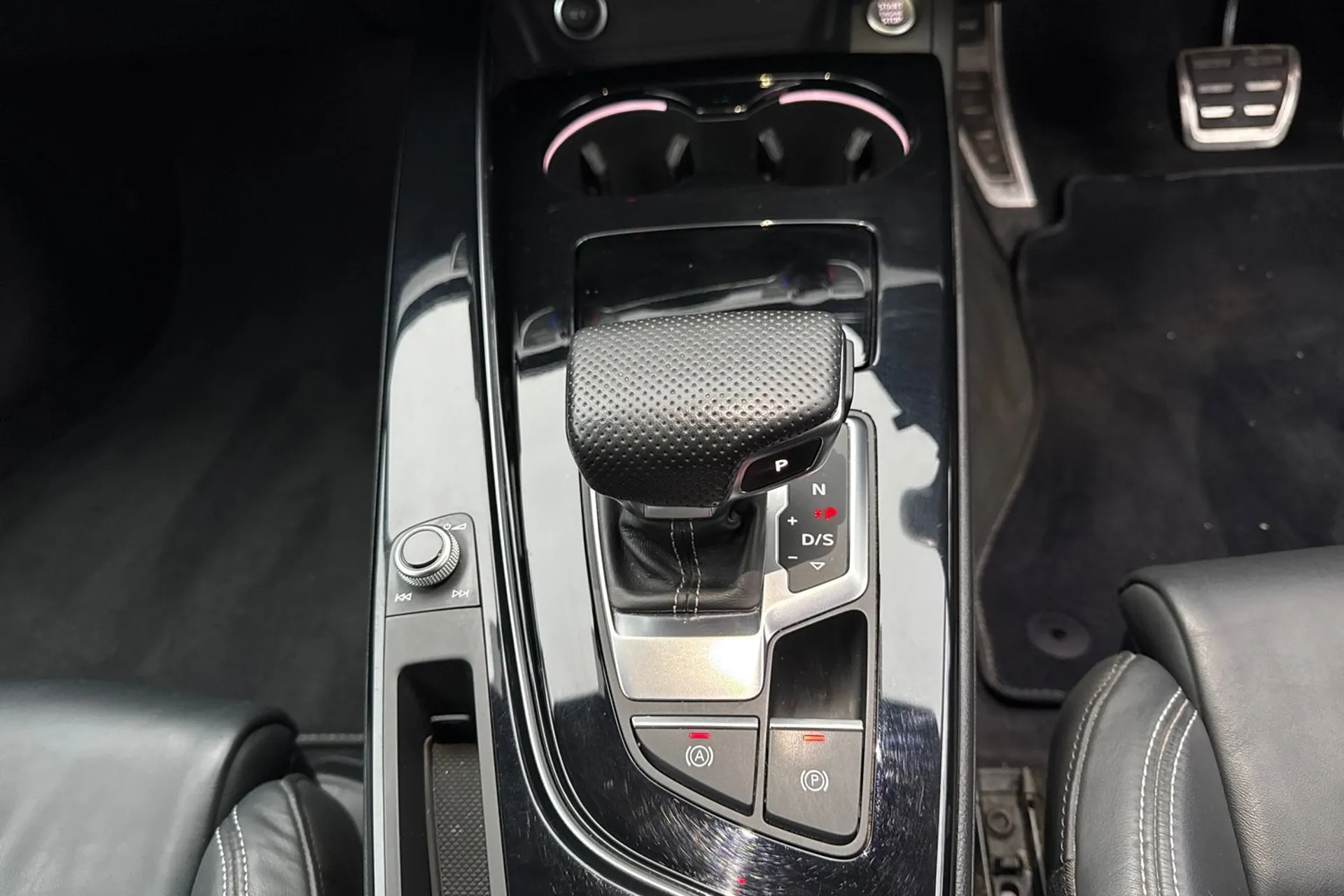 Audi A5 thumbnail image number 45