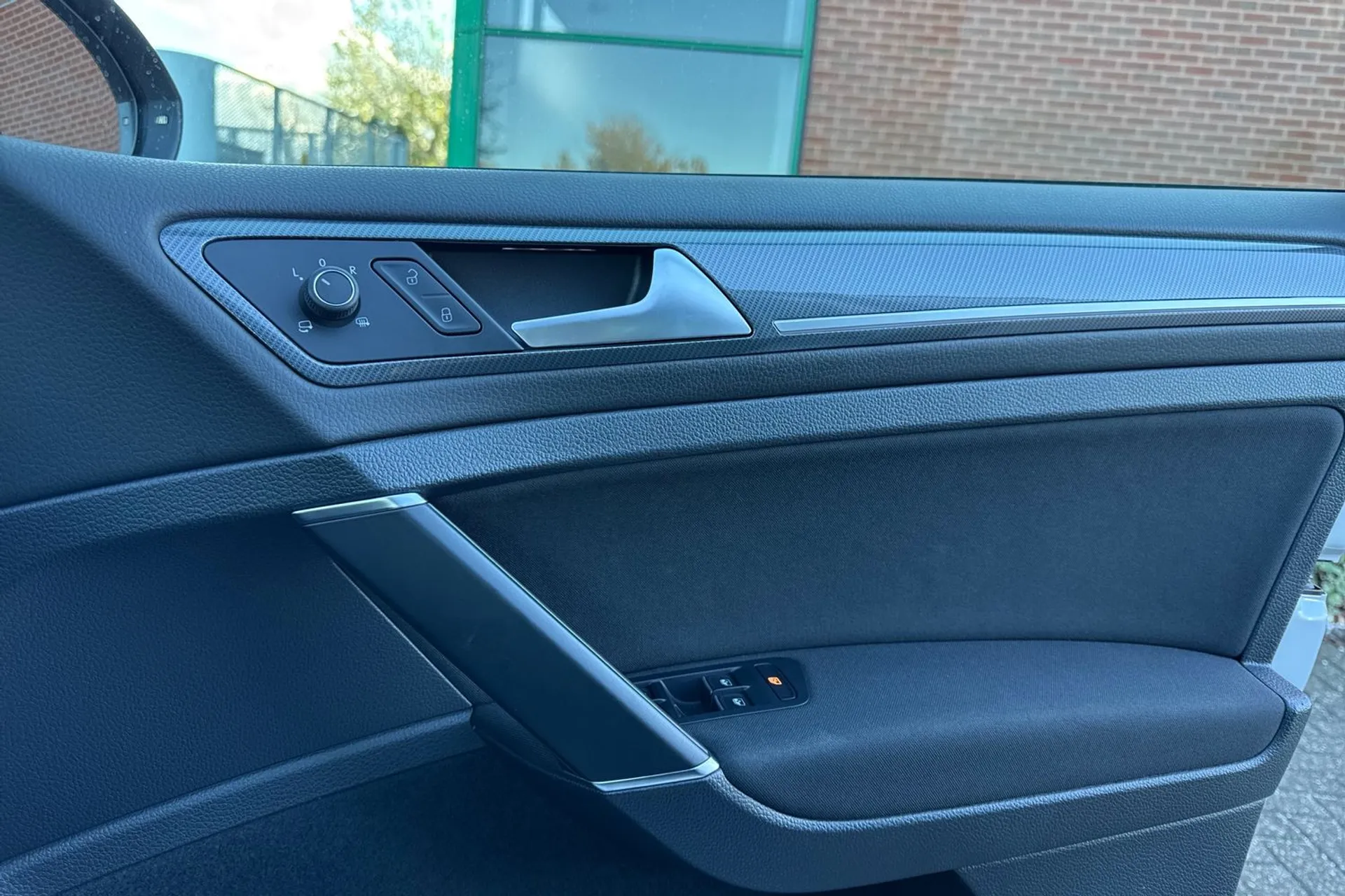 VOLKSWAGEN GOLF thumbnail image number 45