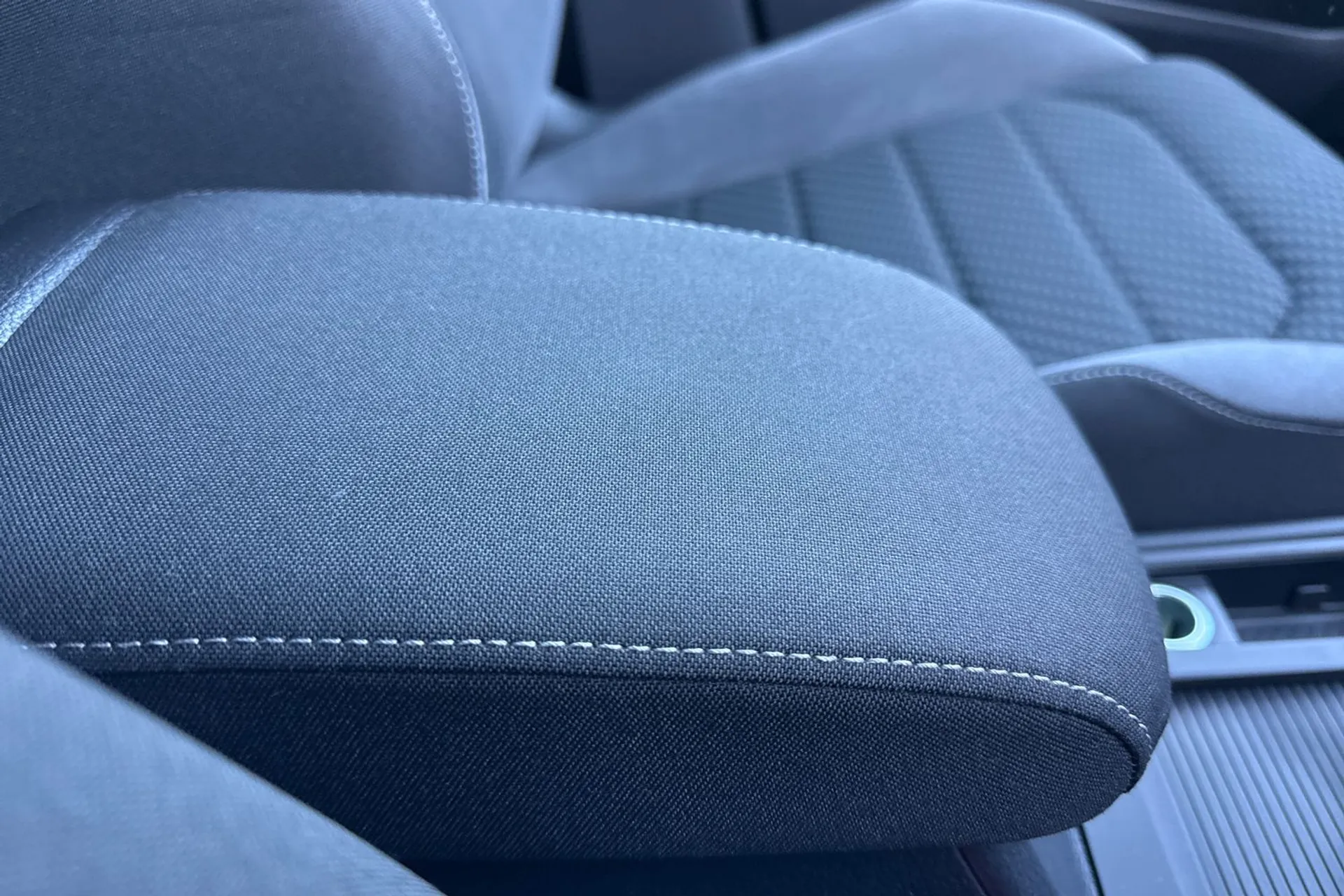 VOLKSWAGEN GOLF thumbnail image number 46